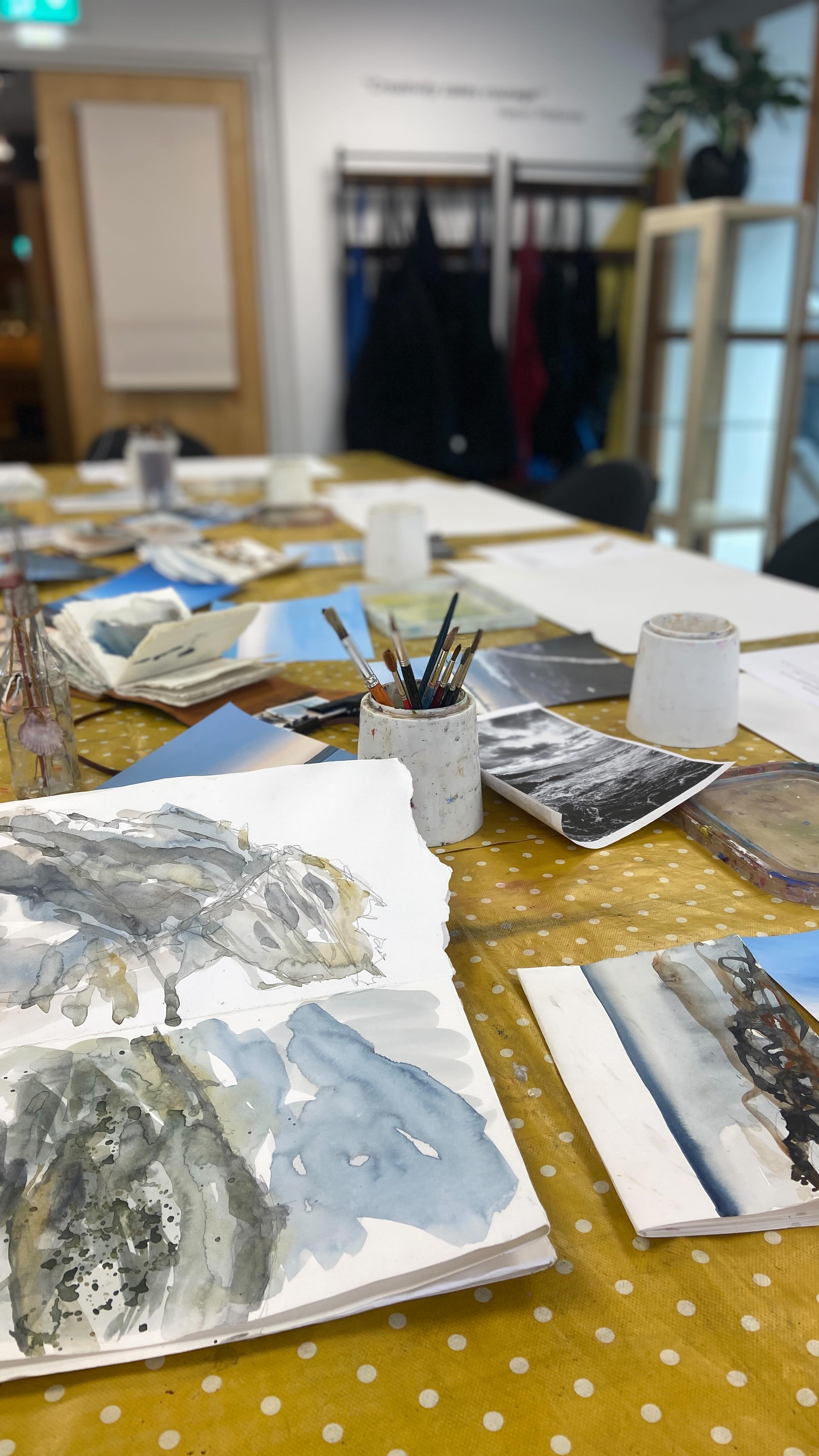 🎨 A round-up of a fantastic 3-week beginners’ watercolour workshop I ran @burtonatbideford !
✨ The artists were absolutely amazing – each person brought their own unique style and energy to the sessions. It was a joy to watch them grow and embrace the watercolour process. From learning essential techniques to experimenting with new methods, the progress was incredible!
🙌 Huge thanks to all the participants for their hard work and enthusiasm. Your creativity was inspiring, and I loved seeing the beautiful pieces you created!
💫 Want to join in on the next creative journey? I have more workshops coming up! Stay tuned for new dates and exciting opportunities to get your hands in the paint and explore the world of watercolour.
#WatercolourWorkshop #ArtCommunity #BeginnerArtists #CreativeJourney #WatercolourArt #ArtistSupport #Workshops #NewDatesComingSoon