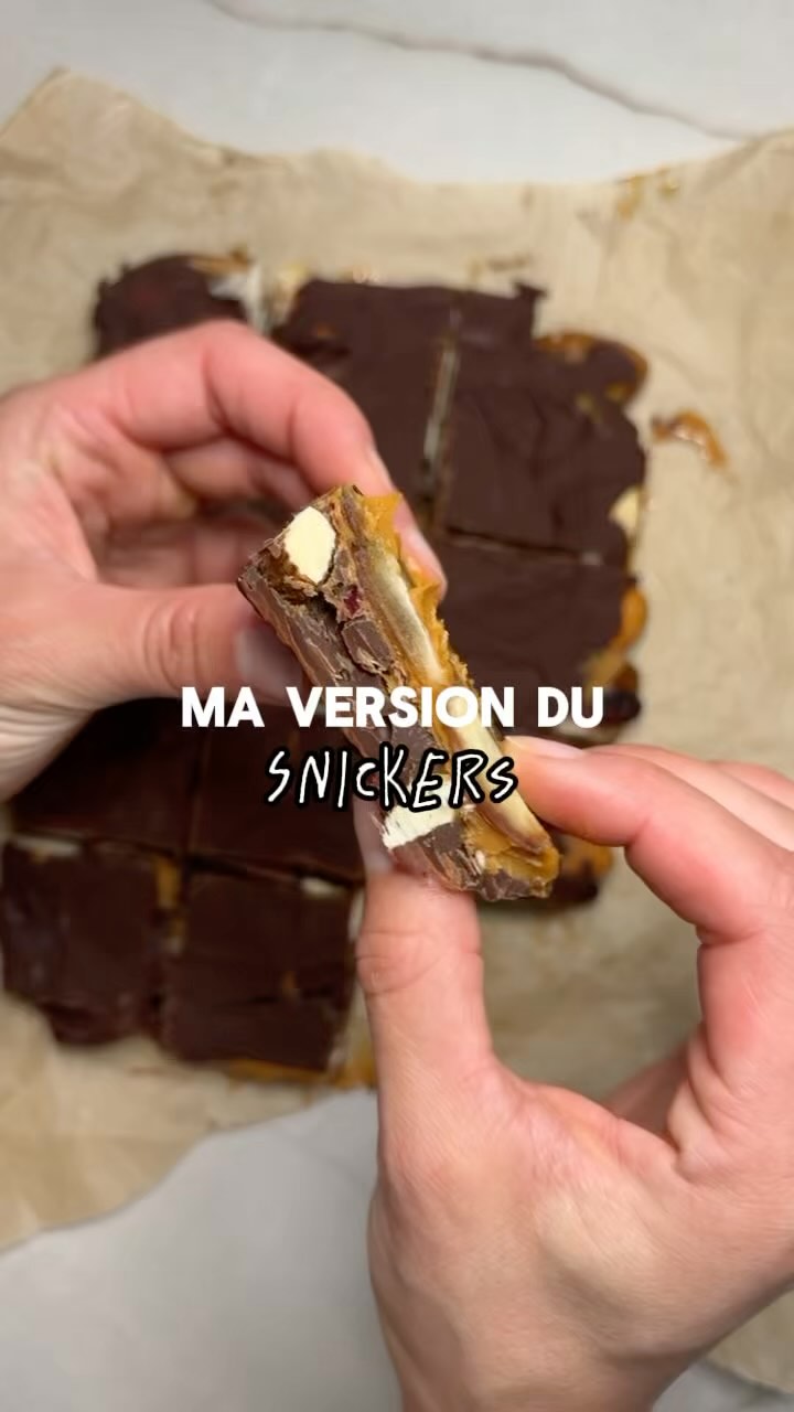 Ma version du snickers fait maison ! 🙈
SPOILER : c’est un truc de fou 🔥
SPOILER 2 : c’est ultra riches en calories donc même si c’est fait maison on modère sa consommation ! ✨
Pour cette recette il te faut :
Des dattes + du beurre de cacahuète + des oléagineux (ici cajou + amandes) et quelques cranberry + chocolat noir 🍫
❄️ minimum 2h au congélateur !
Alors, tu vas essayer ? 😋
#foodie #instafood #foodporn #yummy #homemade #gourmand #delicious #foodlover #healthyfood #recette #brunch #dîner #bonappétit