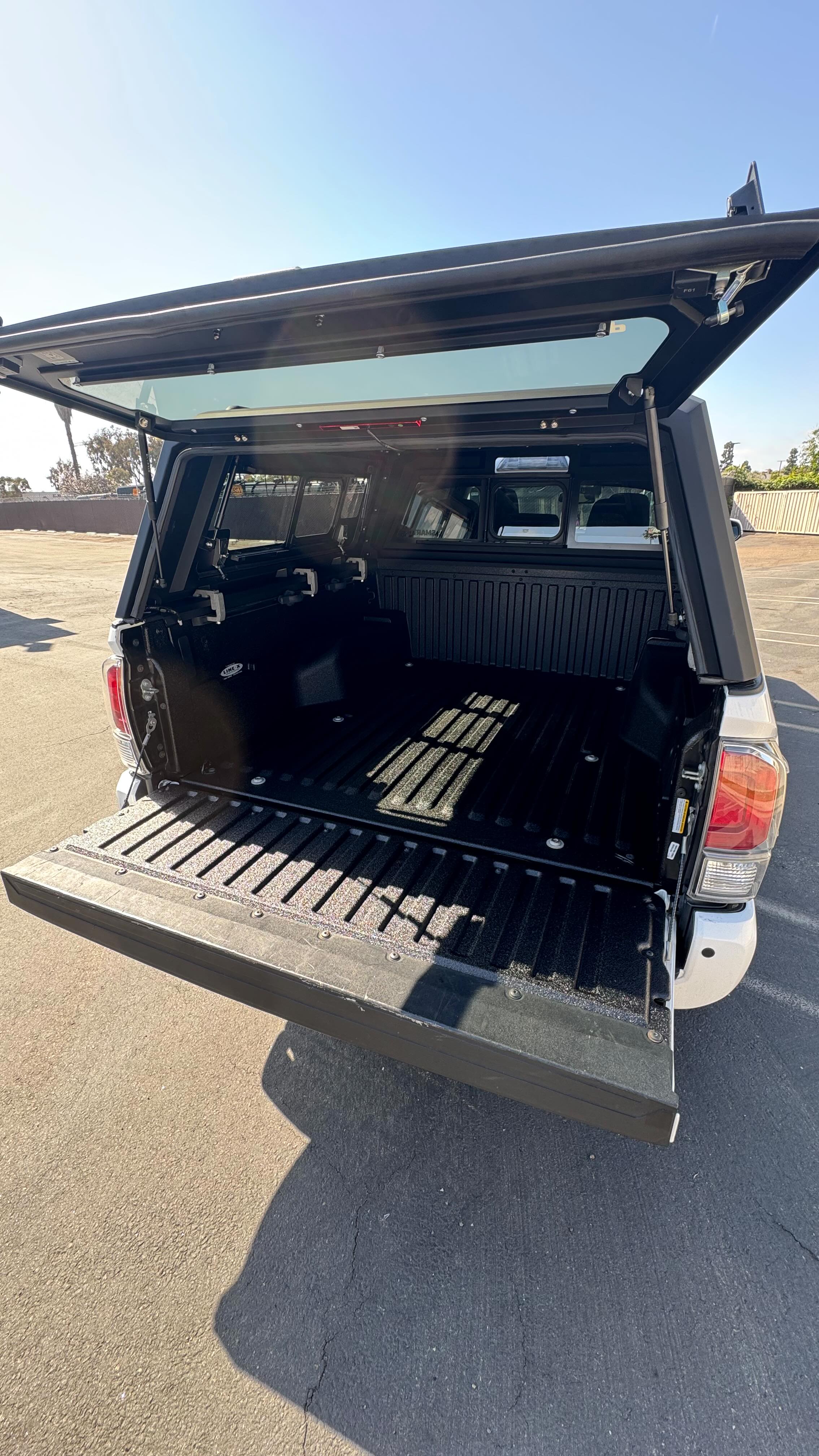 @smartcap_official EVO Sport topper
#linexsandiego #linex #linexsd #truck #offroad #bedliner #prerunner #tacoma #trd #toyota