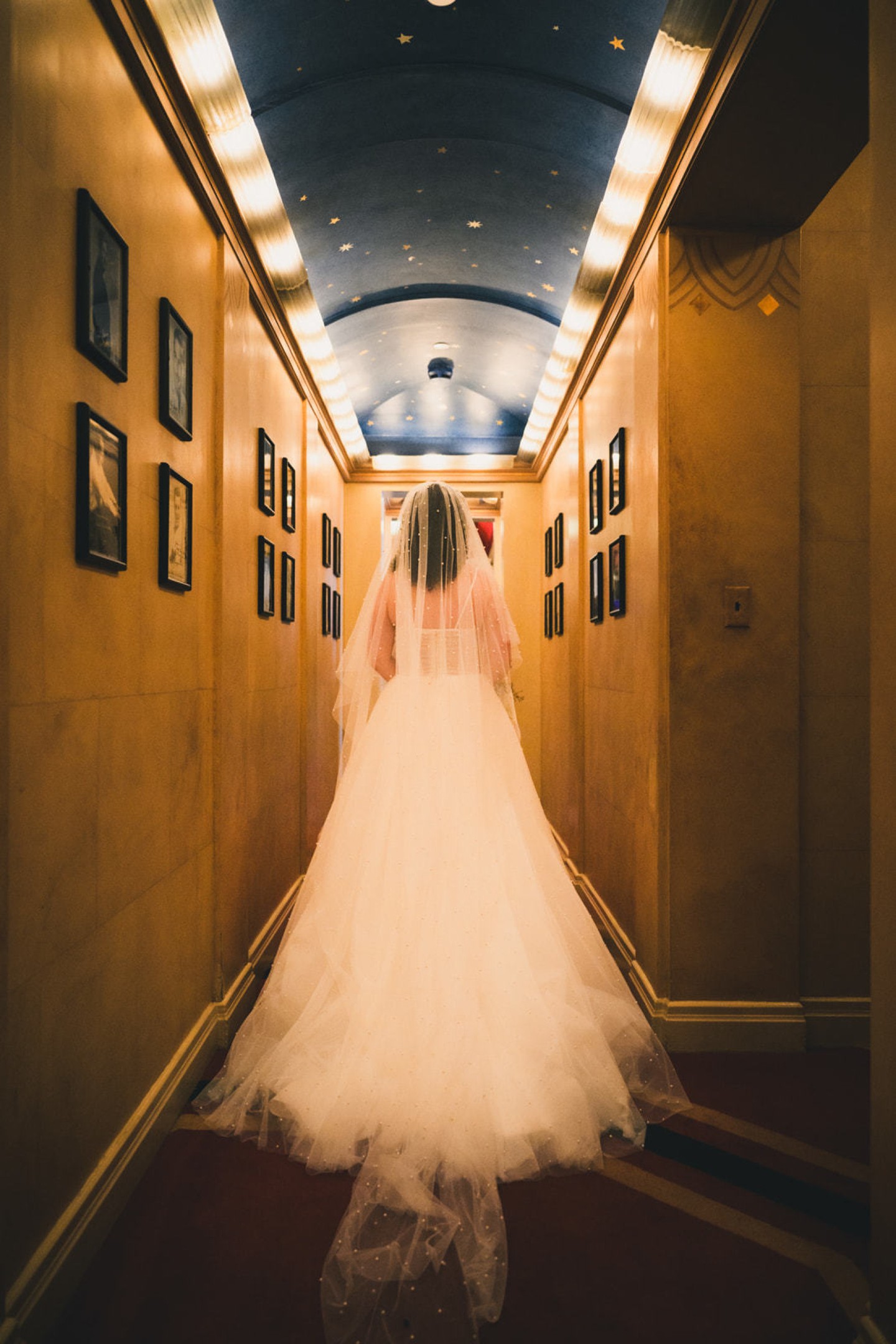 Surrounded by stars from another era, she’s about to meet the one who lights up her world. The Oviatt’s Art Deco glamour sets the scene—every line, every light, made for a moment like this.
Photo: @lulanphoto
#theoviatt #DTLA #DTLAWeddings #ArtDeco #ArtDecoWeddings