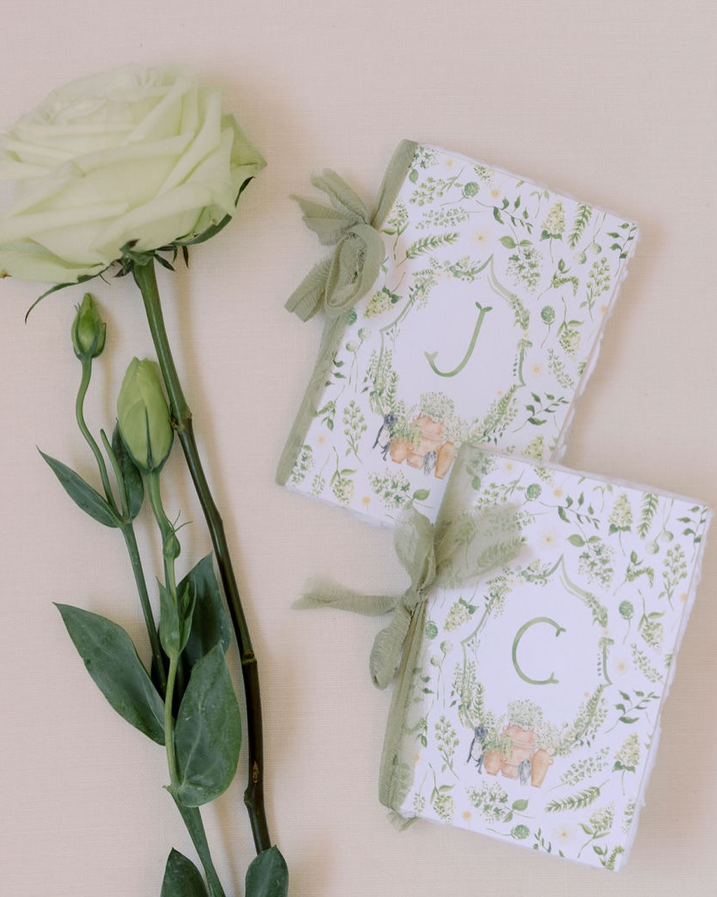 Can you spot the floral clues? This gorgeous detail on the invitation foreshadowing the stunning botanical designs we created for a dream wedding at the Ojai Valley Inn.
@matthewhanlon
@michelbevents