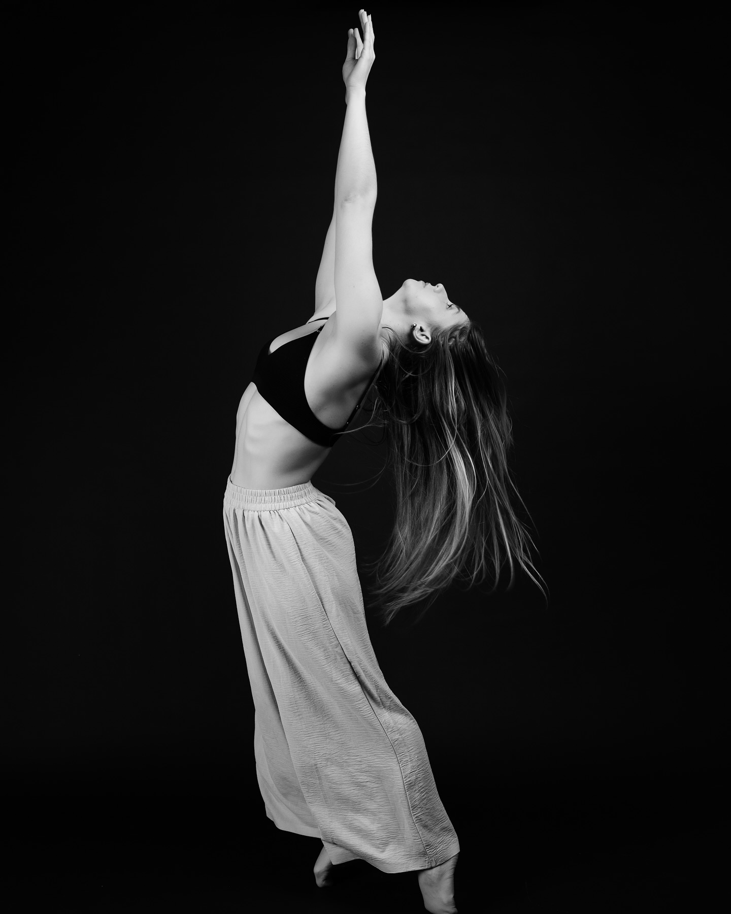 | SHOOTING PHOTO STUDIO | modèle : @sarah.vaur
📸NEOS a eu le plaisir de faire une séance photo en studio avec la danseuse @sarah.vaur
Un travail axé sur le mouvement, la précision et l’expression corporelle.
#shooting #shootingphoto #photo #studio #danse #danseuse