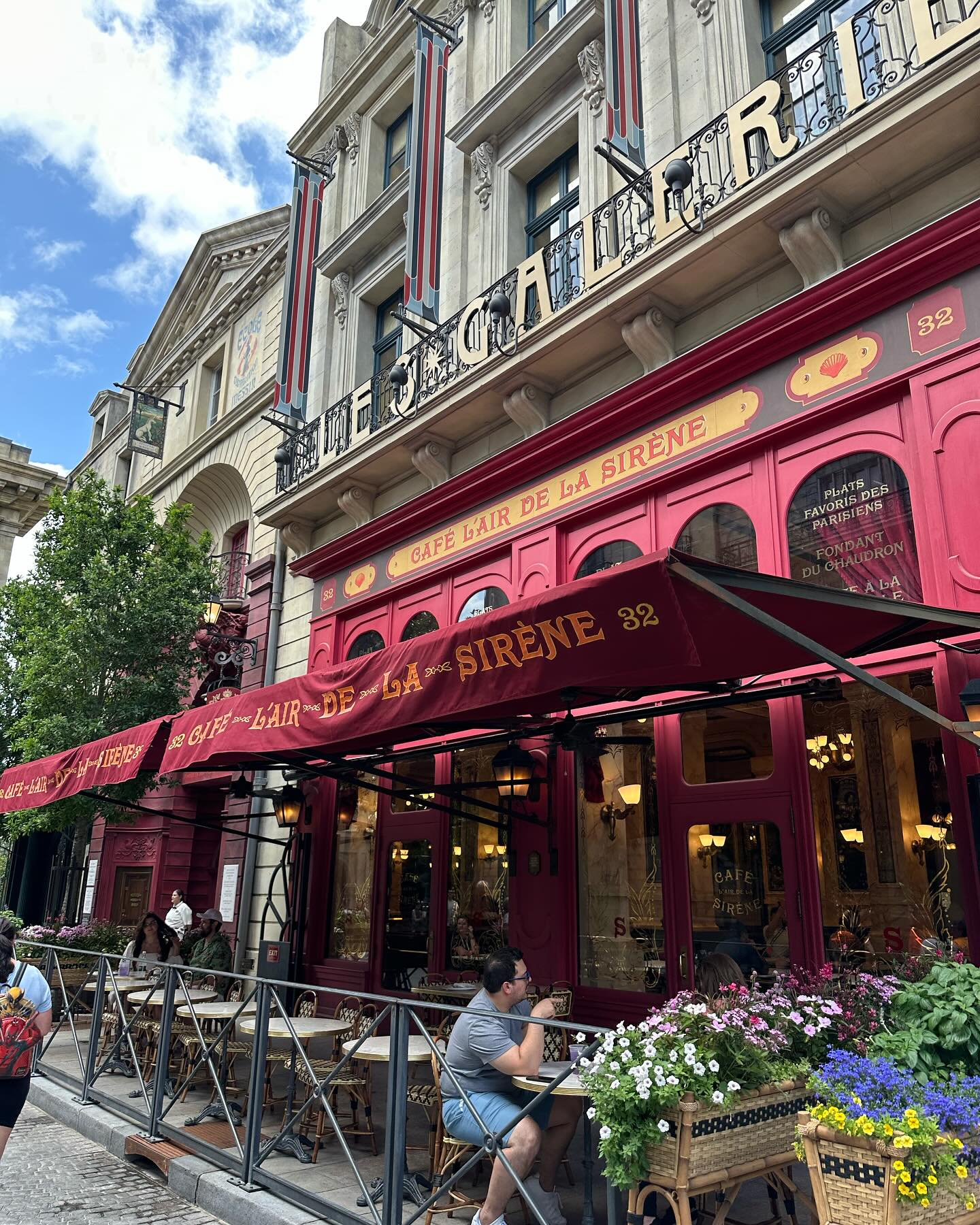 La Sirene restaurant, Wizarding World of Harry Potter, Ministry of Magic Portal, Epic Universe. Food is very good!