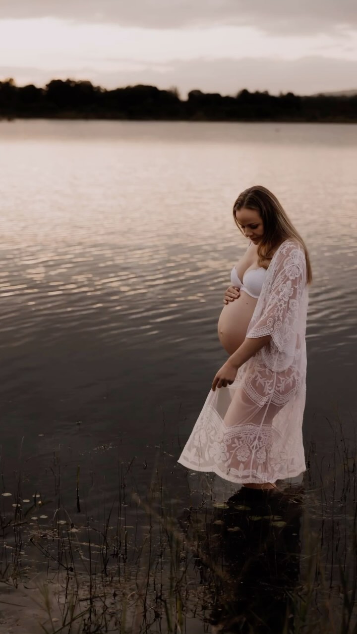 Little adventures with the local wildlife 😍
Renee’s session had some onlookers who were very inquisitive 🦆.
.
.
#maternitysession #maternityphotographer #bohomaternity #pregnant #reneejoannephotography #maternityphotographer #brisbanephotographer #brisbanematernityphotographer #maternityphotos
