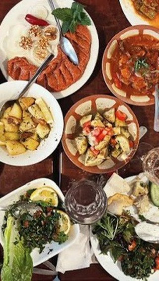 From our family to yours, we wish you a Happy Easter! 💚 Shamiat Family