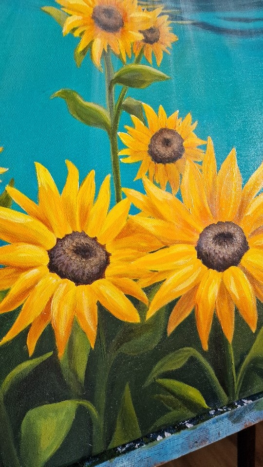 Adding the final touches to my painting today—the bright, shining sun! ☀️ This is always the scariest part because one wrong move and it could go from masterpiece to... well, disaster. 🎨😭 There's also that inevitable 'ugly stage' where it looks like I definitely ruined it (cue panic). But hey, it's all about trusting the process, right? It always works out in the end... hopefully. 😂
Who else has had a moment where they thought they totally messed something up, only for it to turn out amazing? Let's hear your stories below 👇 #TrustTheProcess #ArtistLife #CreativeStruggles