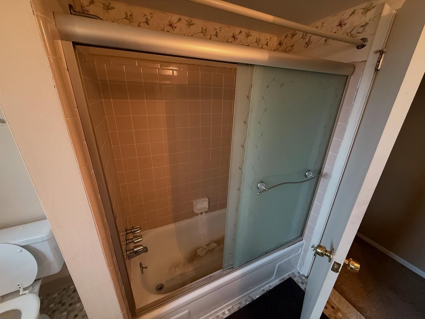 A before and after on a job we wrapped up today. These customers were one of the nicest couples we’ve ever had the pleasure to work for. I can not wait to see what this looks like after they paint and add their personal touches to! Get yours today by visiting us online. The link is in our bio!
#bathroom #remodel #bathroomremodel #subwaytile #tile #porcelaintile #anatolia #durock #delta #kohler #kimbletile #tileandstoneworks