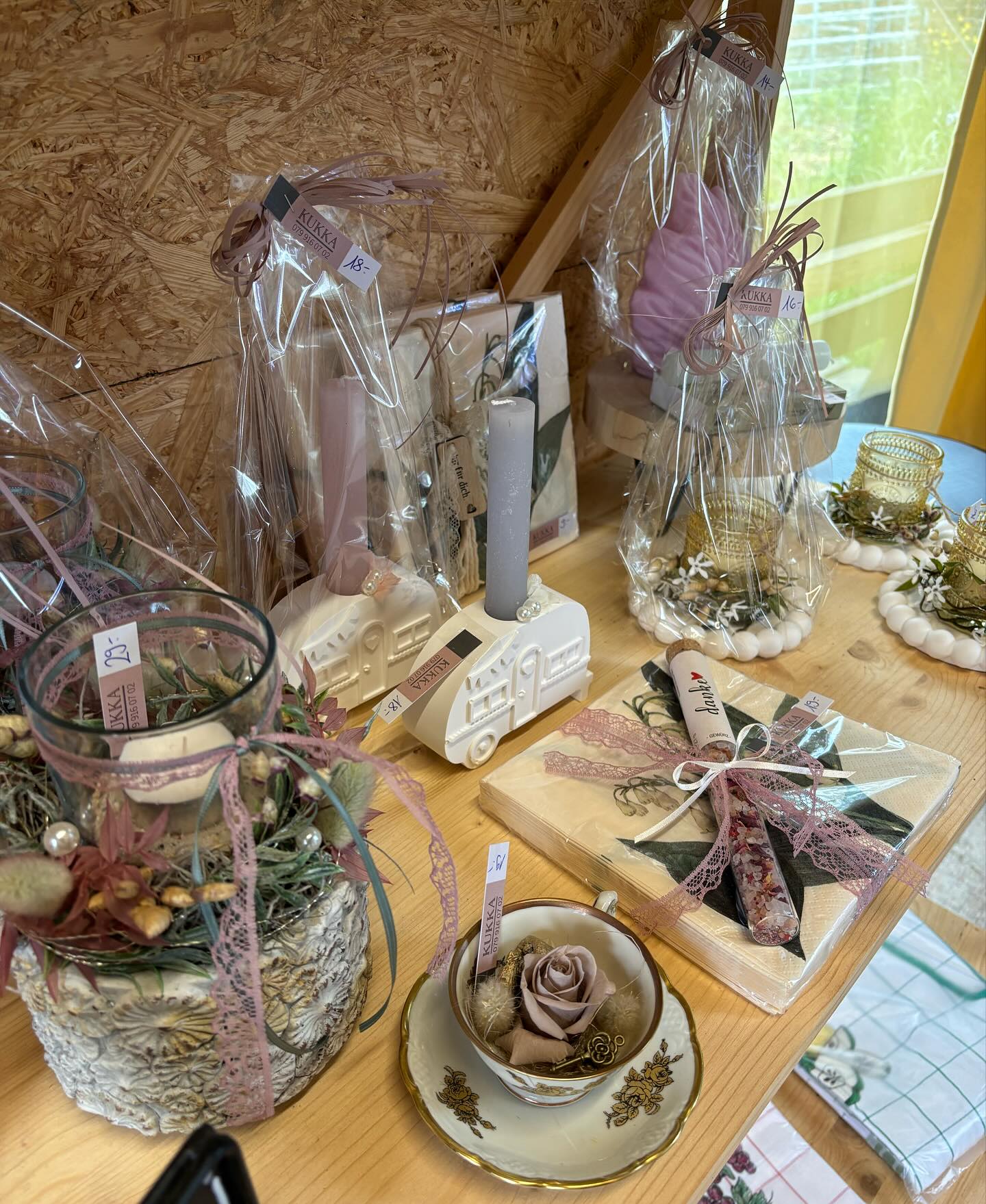 Nöi fingsch du e Uswahl a Gschänkli im Bühl-Hoflädeli in Aeschlen ob Gunten 🌸🌿