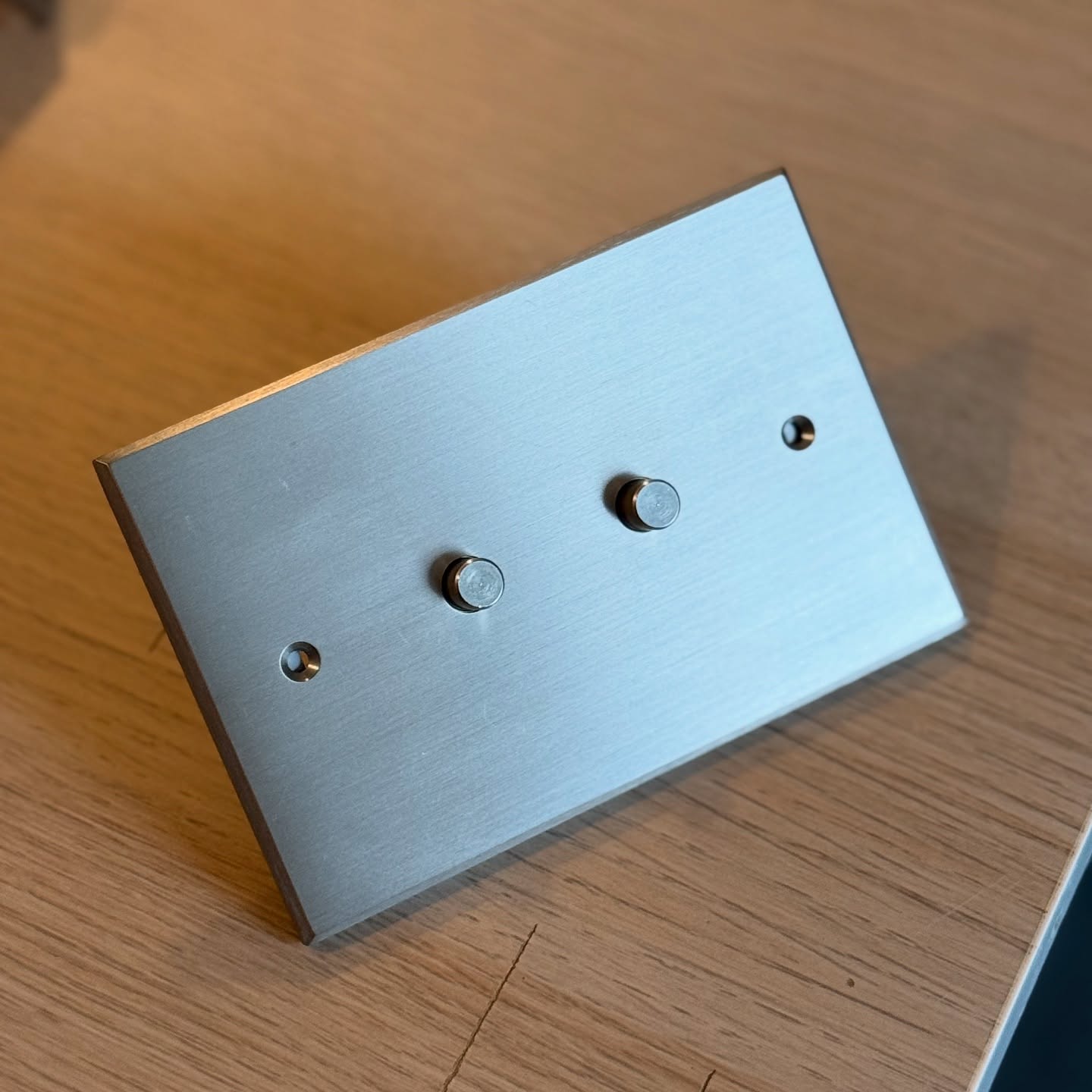 Parce que le luxe se cache dans les détails ✨
#6ixtes #6ixtesinterrupteurs #interrupteur #ateliersdefrance #savoirfaire #artisanat #artisanatfrancais #artisans #architecture #luxe #decorationinterieur #decoration #interiordesign #interiordecor #homedecor #design #craftmanship #homedesign #interiorarchitect