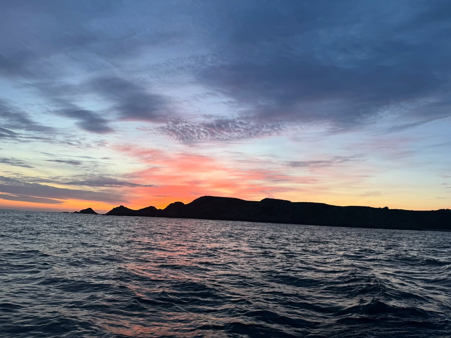 Bonjour à tous,
Encore quelques sacs de dispo demain 😜
2€50 le kilo par sac de 25 kg 💪🏼⚓️
‼️Sur commande uniquement‼️
Au plus tard jusqu’à demain ( Mardi 15 avril) 12h 🕛
📞 06.59.81.72.43 par sms
📍À retirer à la petite boutique au retour de pêche demain entre 16h et 20h 😉
Bonne fin de journée
#providence #araigneesdemer #araignees #poisson #fish #local #ultrafrais #coquillessaintjacques #coquillesaintjacquesdelabaiedesaintbrieuc #coquillesstjacques
#venteendirectdupecheur #femmemarinpecheur #womenofthesea #womenfishing
#erquy #erquytourisme #bretagne #capderquyvalandré
#bretagnetourisme #mydinancapfrehel #bretagneforever #pourdebon #expedition #24h