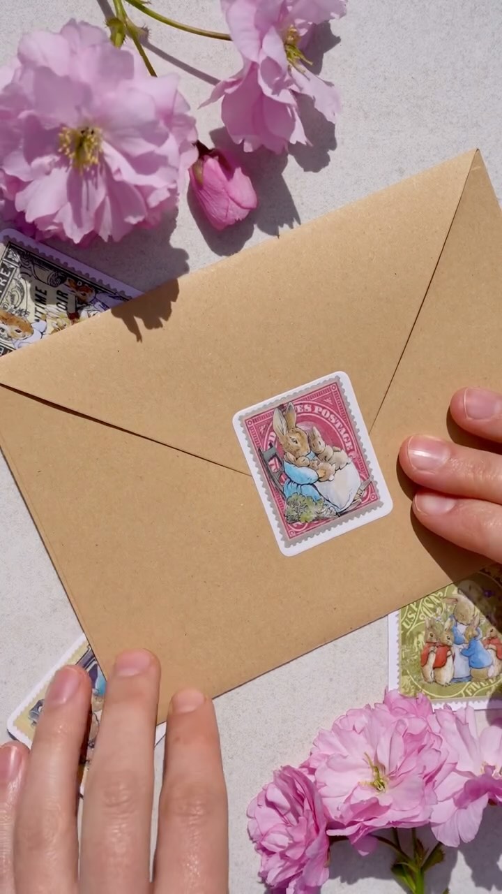 Looking for a simple, sustainable, and meaningful way to show love to the person who gives you theirs so freely? This Mother’s Day, we have you covered! 💝
Whether it’s a personalized facial, therapeutic pedicure, or restorative massage — you’re sure to find a thoughtfully crafted treatment that will speak straight to her heart and nurture her spirit. 💞💐
Visit Claire’s treatment menu on our website or at www.floraandfauna.ca to choose the perfect offering — or, if you’d like to let them choose, you can opt for a gift certificate in any dollar amount.
💌 We’ll package it up with love for you at U Retreat, any day of the week! ✨