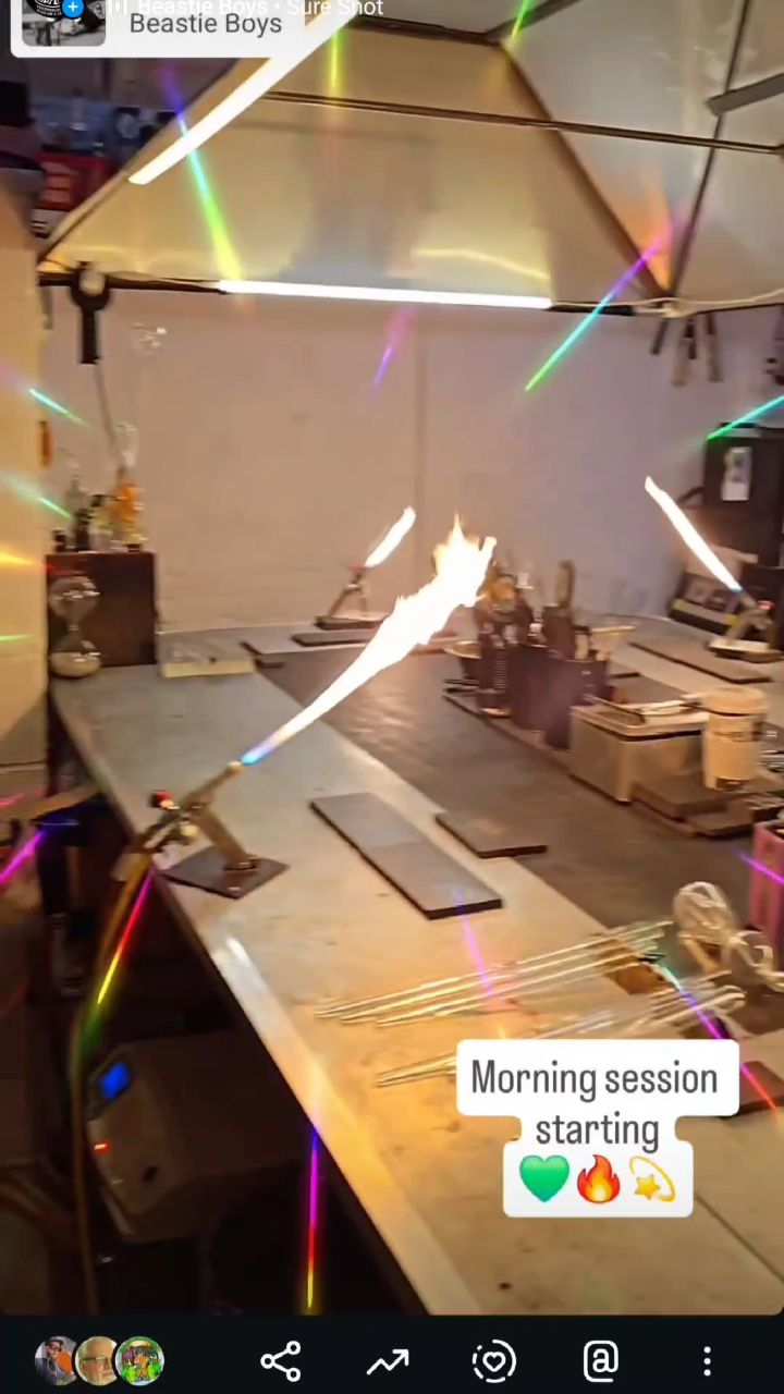 The newwely renovated studio
Giving a chance for bigger groups.
Give someone you love a completely unique experience this year.
Tick off another bucketlist item that you'll never forget get .
We now offer experiences to larger groups & shared sessions
We will have an even bigger menu of experiences coming soon as well.
Vouchers or booking are all made online.
We will be posting again soon when the new websites done and doing some live streams soon, so tune in to see more and share im the fun.
Have a great week 💚🔥💫
#experiences #brightonglass #brightonglassblowing #visitbrighton #brighton #bucketlist #thingstodoinbrighton #thingstodonearme #brightonprispwritufundgrant #flamewotking #lampworking #unique #uniquegifts