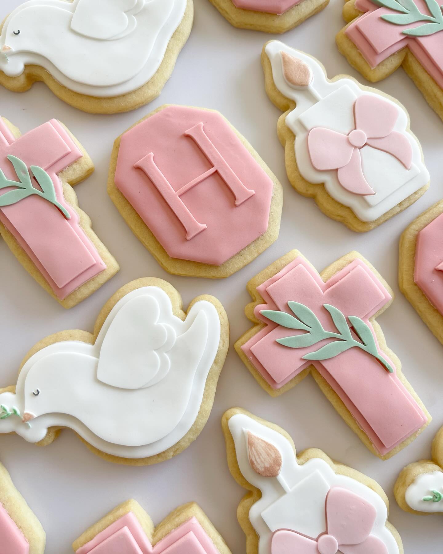 Our newest baptism stamps have been added to the website 🤍 which ones your favourite 🕊️
#stampedbyel #cookiestamps #cookieembossers #cookiedebossers #cookiesupplies #sugarcookiesupplies #fondantcookies #smallbusiness #shopsmallbusiness #alburywodongabusiness #bakingsupplies