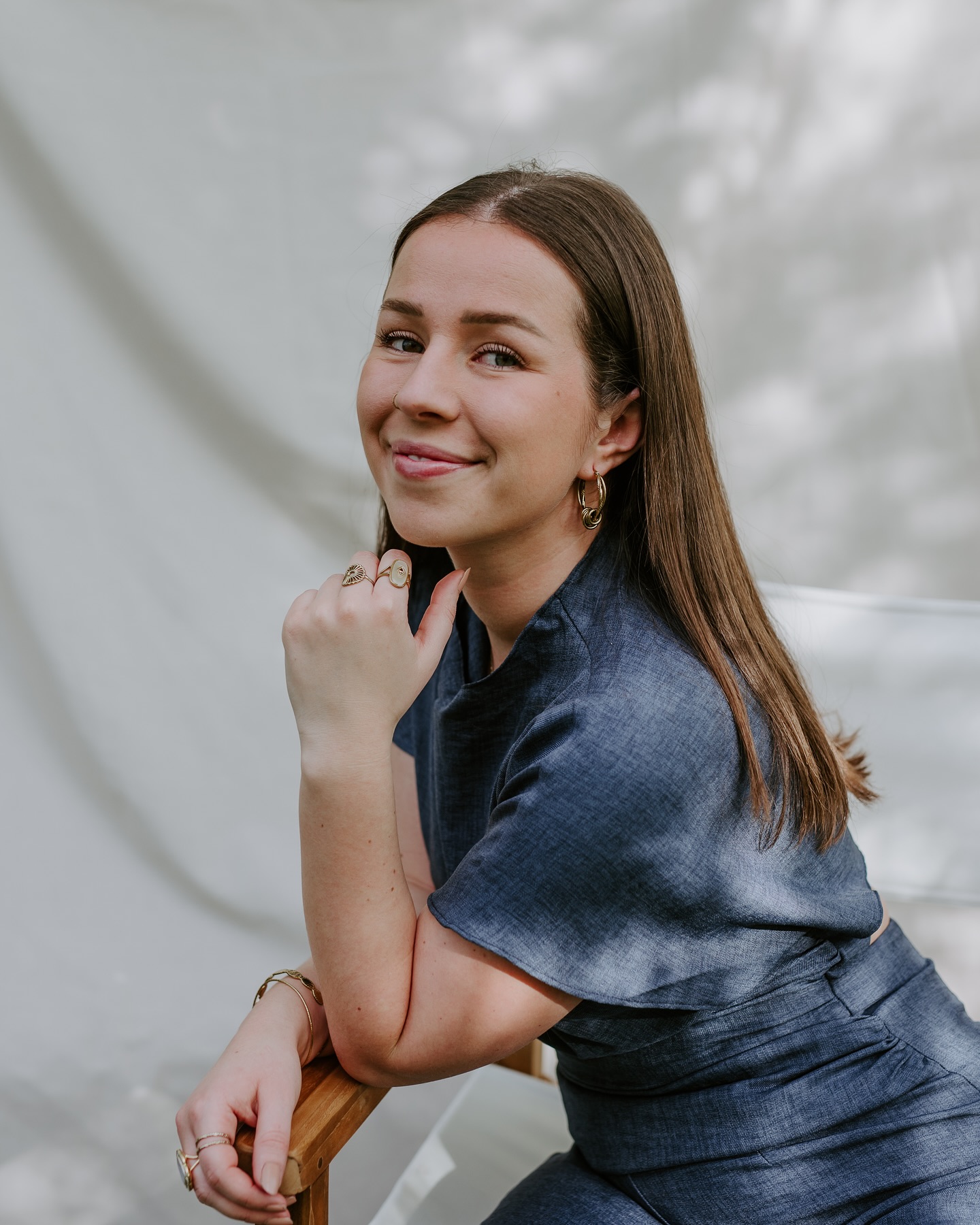 ๐บ๐๐ ๐ซ๐๐ ๐๐๐๐ ๐๐๐ ๐๐๐ ๐๐๐๐๐ ๐๐๐๐
๐๐ ๐๐๐๐ ๐๐๐๐ ๐ญ๐๐๐๐๐๐๐โฆ ๐๐๐
๐ฐ ๐๐๐๐๐ ๐๐โ๐ ๐๐๐๐๐๐๐ ๐๐๐๐ ๐ฐ ๐๐๐๐๐๐
๐๐๐๐
๐๐๐๐๐๐ ๐๐๐๐ !
Iโm รmilie ๐ฟโจI love planning weddings that tell a story โ your story.โจWeddings that hold meaning, not only for you, but for me too. Because itโs never just about signing a contract or following a schedule. A wedding is, above all, a meeting, a discovery, a shared journey.โจFirst between the two of you. Then, with me.
With every message, every doubt, every joy you share, I feel more connected to your story โ to what makes you, you. And thatโs where the heart of my work lies.
Planning a wedding isnโt just a service โ itโs a human adventure. One that deserves care, honestyโฆ and above all, meaning.
Meaning โ thatโs what defines me best, and what I wanted to share with you today ๐ค
๐ซ๐ท
๐บ๐๐ ๐ซ๐๐ ๐ ๐๐๐๐๐๐๐ฬ ๐๐ ๐๐๐๐๐๐ฬ๐๐ ๐๐๐๐๐๐ ๐๐ ๐๐ฬ๐๐๐๐๐ ๐
๐๐๐๐๐๐โฆ ๐๐ ๐๐ ๐๐๐๐๐ ๐๐โ๐๐ ๐๐๐ ๐๐๐๐๐ ๐
๐ ๐๐ ๐๐๐ฬ๐๐๐๐๐๐ ๐๐๐ ๐๐๐ !ย
Moi, cโest รmilie ๐ฟโจJโaime organiser des mariages qui racontent une histoire : la vรดtre.โจDes mariages qui ont du sens, ร vos yeux comme aux miens. Parce quโil ne sโagit pas seulement de signer un contrat ou de suivre un planning. Un mariage, cโest avant tout une rencontre, une dรฉcouverte, un partage.โจDโabord entre vous. Puis avec moi.
ร chaque message, chaque doute, chaque joie partagรฉe, je mโancre un peu plus dans votre histoire, dans ce qui vous rend uniques. Et cโest lร que rรฉside tout le sens de mon travail.ย
Organiser un mariage, ce nโest pas simplement une prestation : cโest une aventure humaine. Une aventure qui mรฉrite dโรชtre pensรฉe avec soin, sincรฉritรฉโฆ et beaucoup de sens.
Du sens. Voilร ce qui me dรฉfinit le mieux, et ce que je voulais partager avec vous aujourdโhui ๐ค
๐ธ@blondieconfettis
๐ช@npa_evenements
#weddingplanner #frenchplanner #frenchweddingplanner #weddingplannerbordeaux #weddingcoordinator #frenchcoordinator #frenchwedding