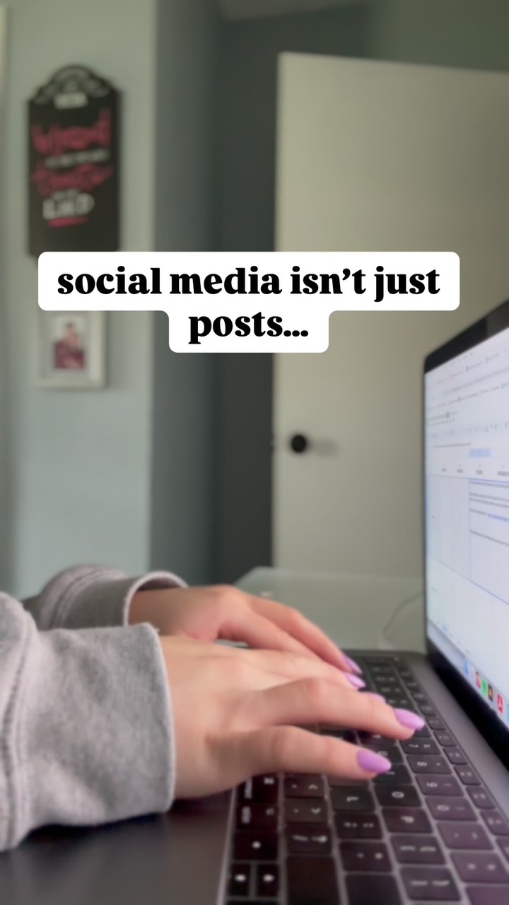 social media isn’t just about showing up—it’s about showing up strategically. every caption, graphic, and post should be crafted with purpose.
i talk a lot about my custom portraits, but if you’re looking for a social media manager to help elevate your online presence with clarity and consistency, i can help with that too! 📱🤳🏻👩🏻💻
.
.
.
#GraphicDesigner #SocialMediaManager #Marketing #SocialMedia #VirginiaBeach #Chesapeake #WeddingVenue #LocalRestaraunt #CoffeeShop