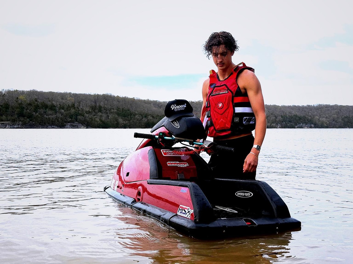 Summers almost here... and so is new merch.
New Vincent gear coming real soon.
Shout out to @colin_smithson20 for the flicks!
#lakeoftheozarks #vincentdesignstudio #jetski