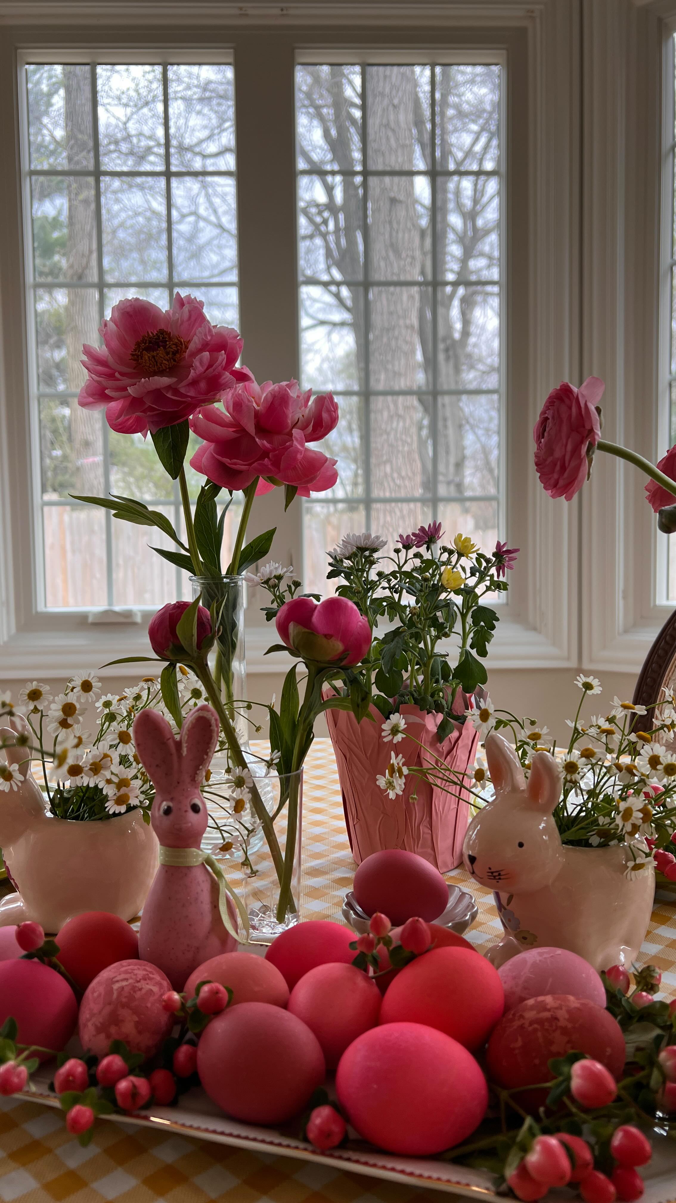 Happy Easter!
Couldn’t go outside so I brought the Garden inside… May your day be in full bloom 🌸🌿🌼
#dianarizkodesign
#easter #eastersunday #infullbloom