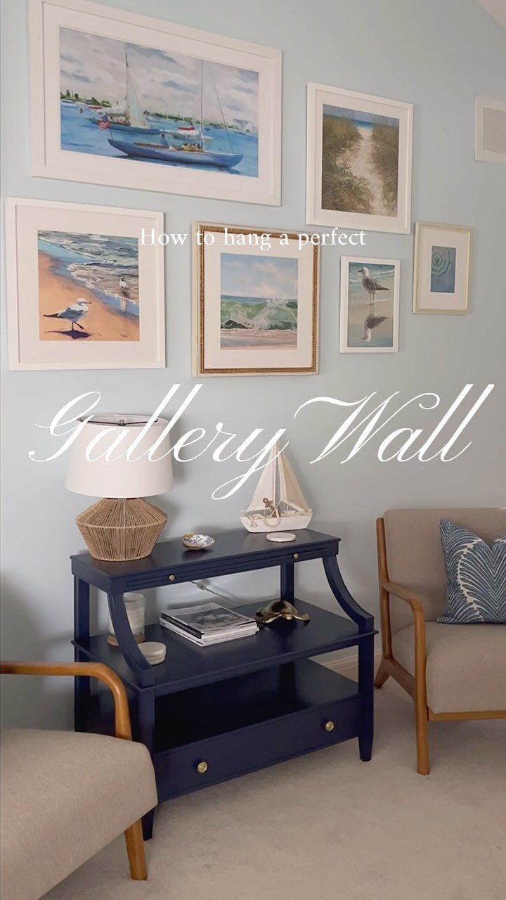 I’d love to say I had a magic formula for gallery walls but I really just end up going with what feels right. Of course there needs to be balance and a rhythm between the subjects, sizes and frame style but you can go with your gut and break some rules every once in a while! What is a design rule you like to break? #palmbeachstyle #palmbeachcounty #palmbeachdesigner #interiordesign #juplife #gallerywallstyle #tequesta #interiorstyling