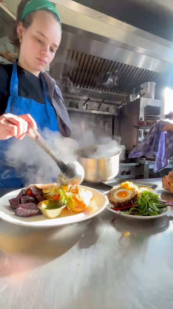 Happy Easter! 🐣 We are serving loads of lovely eggs, scones and a Lamb Roast. Everything you could wish for on your Easter table, really 🌸