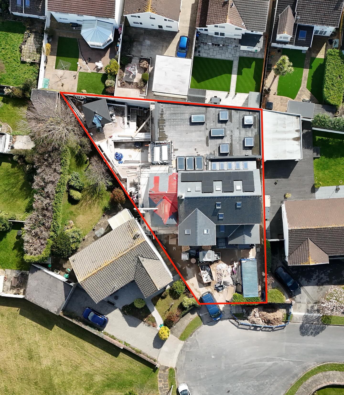 Progress from above: This house currently under construction is taking shape, captured mid-construction with the plot boundary clearly marked.
Aerial updates like this are perfect for project tracking, investor reports, and marketing materials.
Enquires at - Sam.sja@outlook.com
#DronePhotography #ConstructionProgress #SouthWalesDrone #NewBuildVisuals #AerialUpdates #DroneOperatorUK