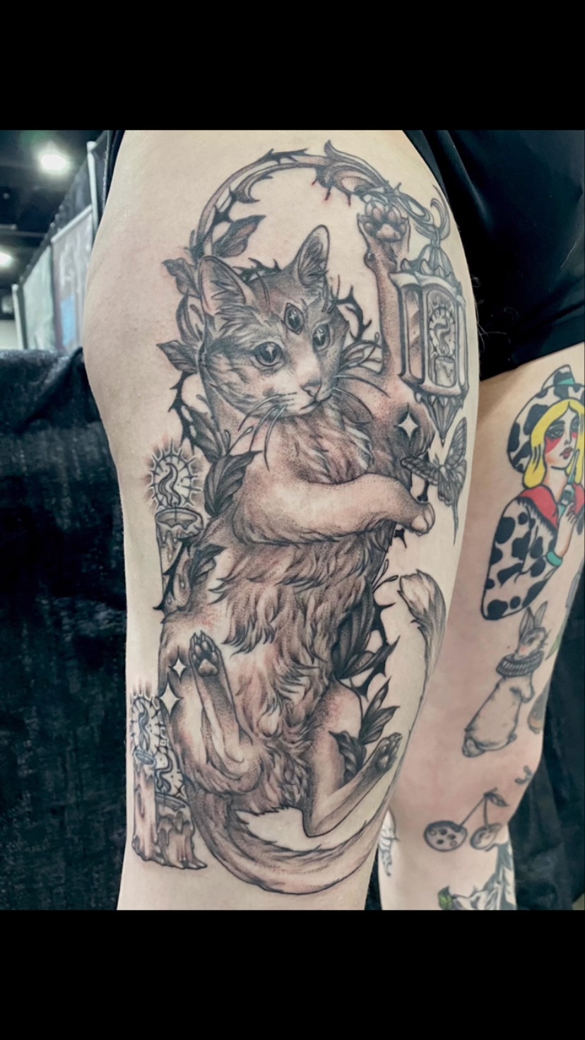 Had so much fun knocking out this big kitty yesterday 🐱 thanks for being such a tough cookie 💪 More tattoo fest pics coming soon