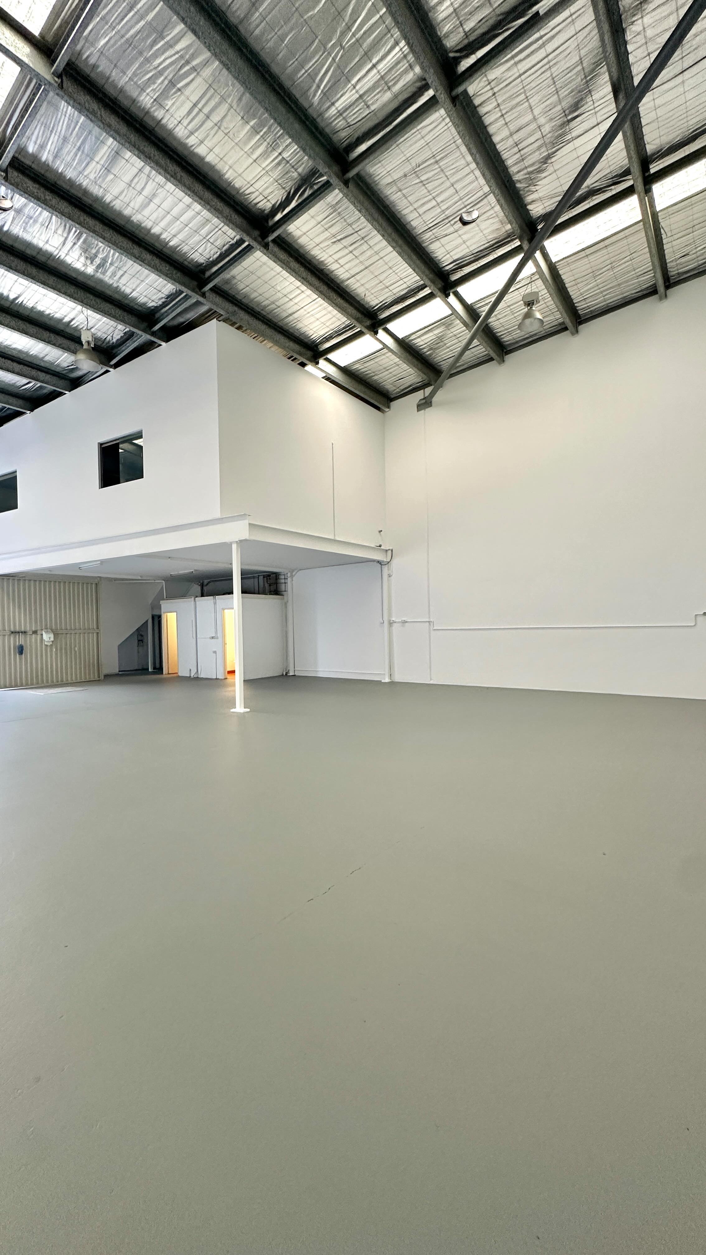 Little clip from the warehouse job, thanks for watching!
.
.
.
#bodek #bodekpaintingandplastering #blacktownpainter #hillsdistrict #smallbuisness #painter #plasterer #gyprock #dulux #sydney #selfemployedlife