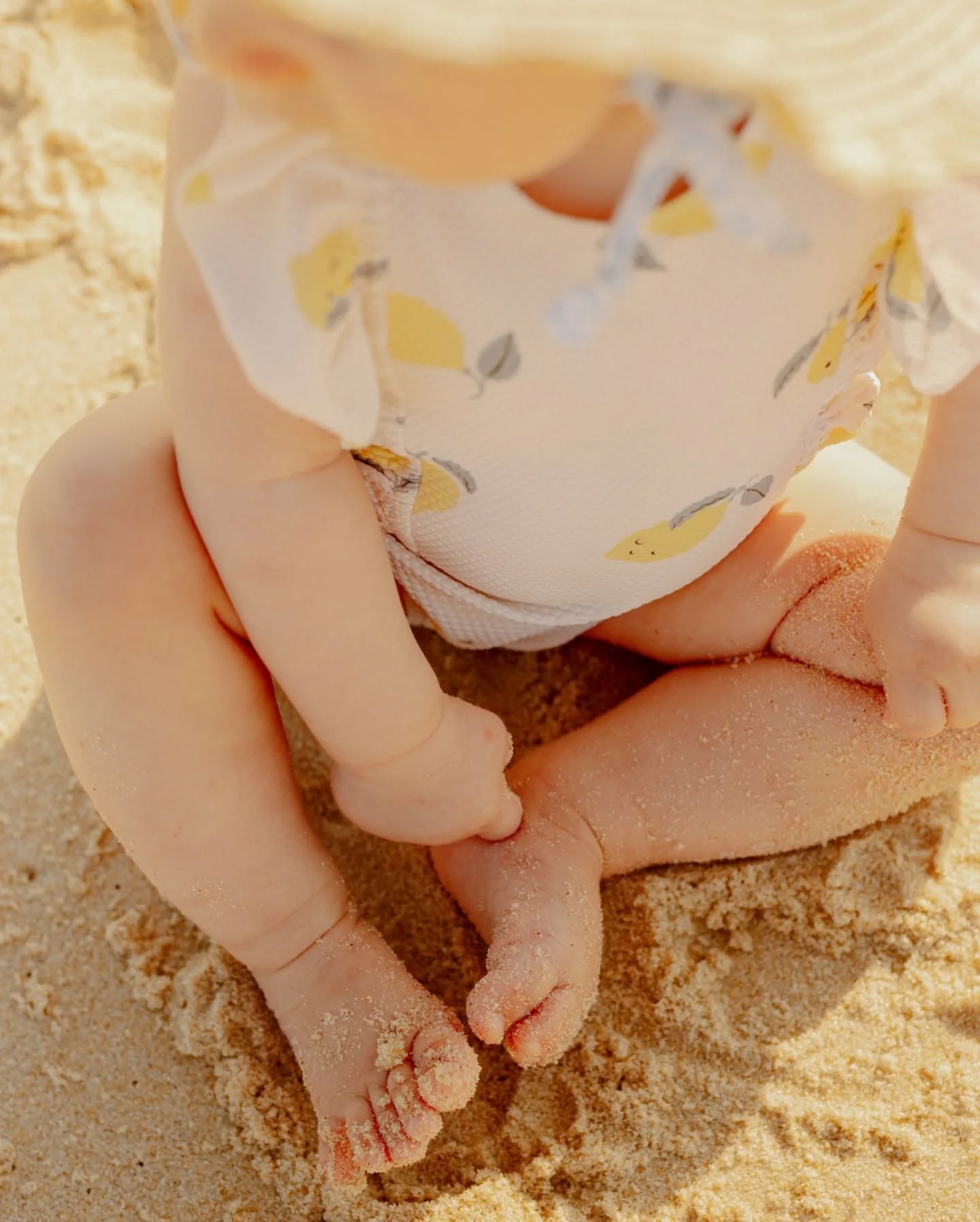 Petits petons sablés 🐥
~
www.manonduport.fr
~
Photographe lifestyle à Mimizan-Plage, Landes.
~
#kidsonthebeach #famille #mimizan #mimizanplage #leslandes #seancefamille #photographemimizan #photographegrossesse #photographearcachon #photographelandes #photographelifestylelandes #photographegironde #photographehossegor #pregnancy #photographefamillelandes #biscarrosse #arcachon #latestedebuch #gujanmestras #parentis #sanguinet #pontenxlesforges #sainteeulalieenborn #saintjulienenborn #litetmixe #contis #hossegor #capbreton #seignosse #manonduport