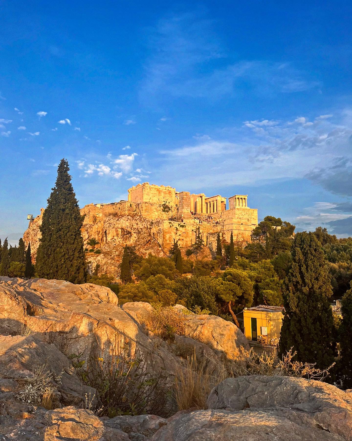 Golden hour over ancient glory 🌅🇬🇷
As the sun sets behind the Parthenon, you’re standing in the same light that once touched philosophers, poets, and warriors over 2,500 years ago.
Greece is still rewriting the meaning of timeless travel.
#SunsetAtTheAcropolis #GreeceTravel#AthensSunset #acropolis #Wanderlust #CulturalEscape #AncientMeetsModern #GreekIslandsAndBeyond #SlowTravelMovement #TravelBloggersOfInstagram #EuropeTravelGoals #UNESCOWorldHeritage #HistoryInEveryStep #DigitalNomadDestinations #BucketListAdventures