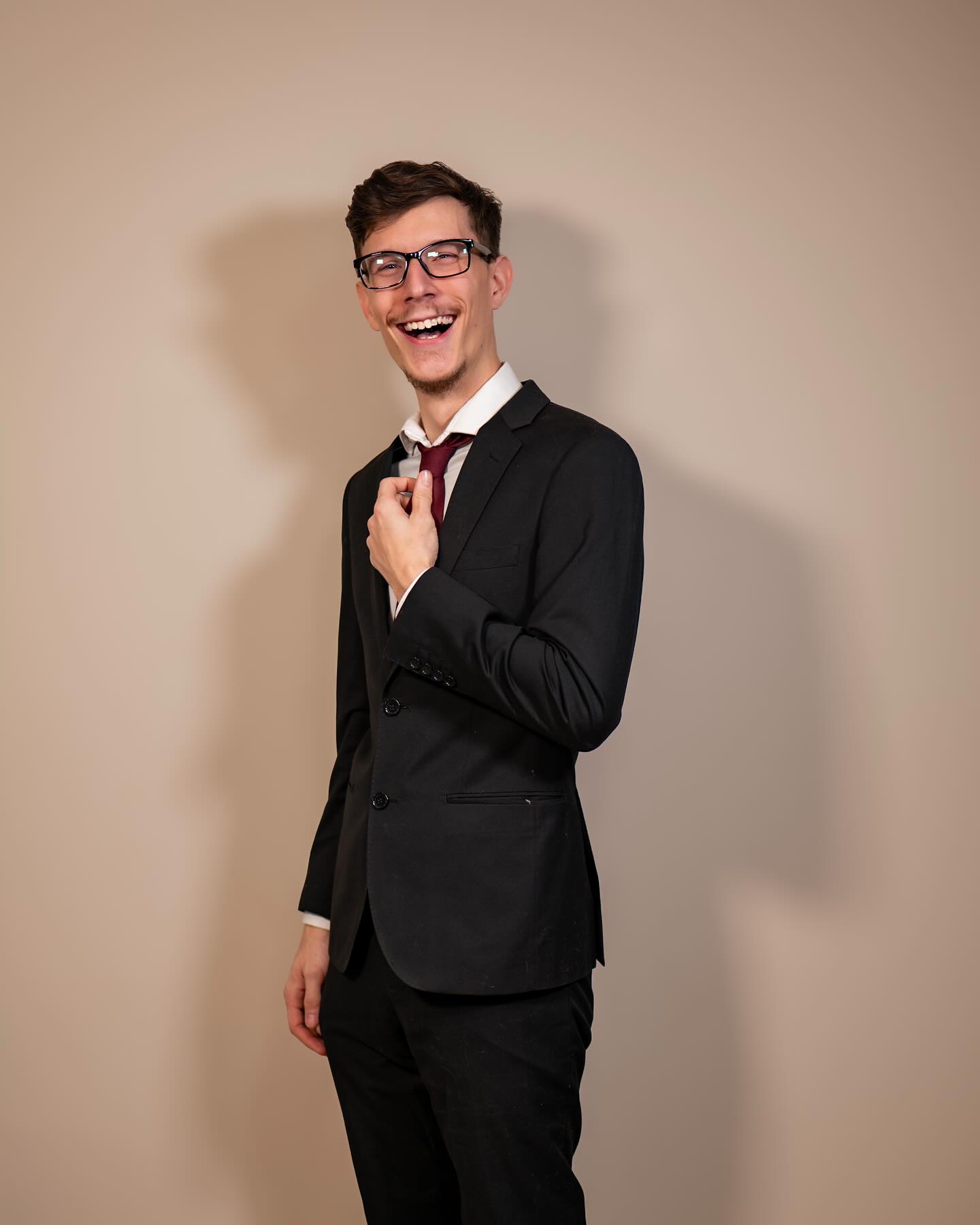 MEET THE CREATIVE 🎥
This is Christian, my husband and lead videographer and video editor for KSP!
But here’s 3 things about him you might not know (NON photo/video related)😎
• he’s the primary idea holder, researcher, writer, editor, and producer for our podcast, Mystery Date (and by extension, he loves all things mysterious, paranormal, science-y, true crime, mythical, etc!)👽
• he runs dungeons and dragons campaigns with multiple friend groups, and is pretty incredible at lore/world building, making maps, and teaching his bad-at-games wife (me) how to keep all the fantasy things straight and have fun with the creative role play aspects anyway, while he handles the math for me🎲🐉
• he’s a type 1 diabetic - but the real kicker is he was diagnosed on April Fool’s day, so it took CONVINCING people that it was true🤦🏻♀️🤣 alas, it IS true, he hasn’t been unnecessarily wearing CGMs and taking insulin shots for a joke the last 10 years. But he has handled his diagnoses and treatments like a champ👏🏼
Look for more Meet The Creatives in the future to get to know us better beyond the cameras! And don’t be afraid to comment or dm questions or things YOU want to know about us! We just might include the answers in our next post 🥳
.
.
.
#ohioweddingvideographer #ohiovideographer #meetthecreatives #celebratelove #stayboldandbravelyyou