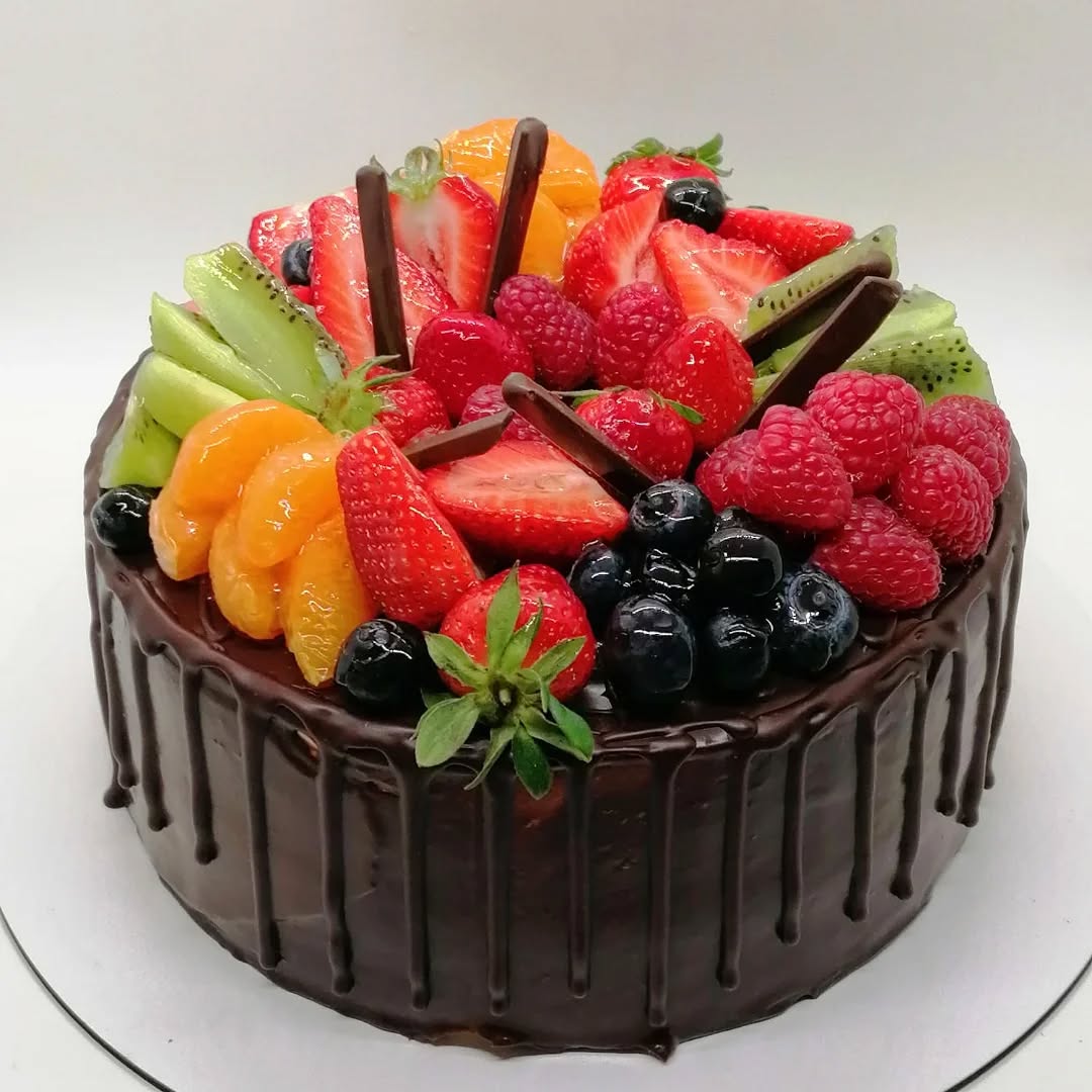 Dort čokoláda, mascarpone,vanilka a ovoce #chocolatecakes #cakeswithfruits #sladkepohladi