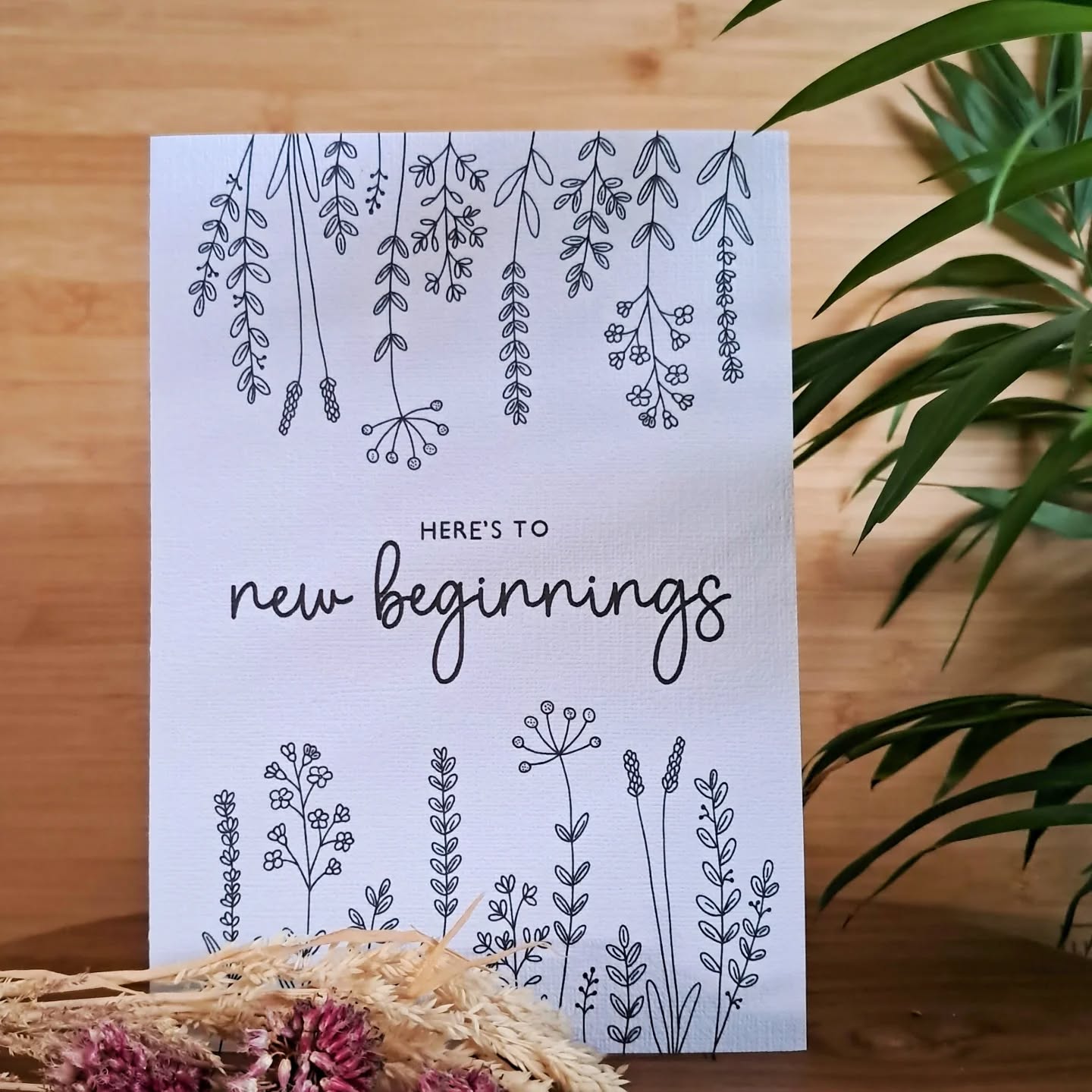Perfect for anyone starting a new job or even buying a first home.
Maybe you know someone that just likes to celebrate the start of a new tv series!
#noshame #cards #newbeginnings #wildflower #minimalstyle #stilllife #driedflowers #linencard