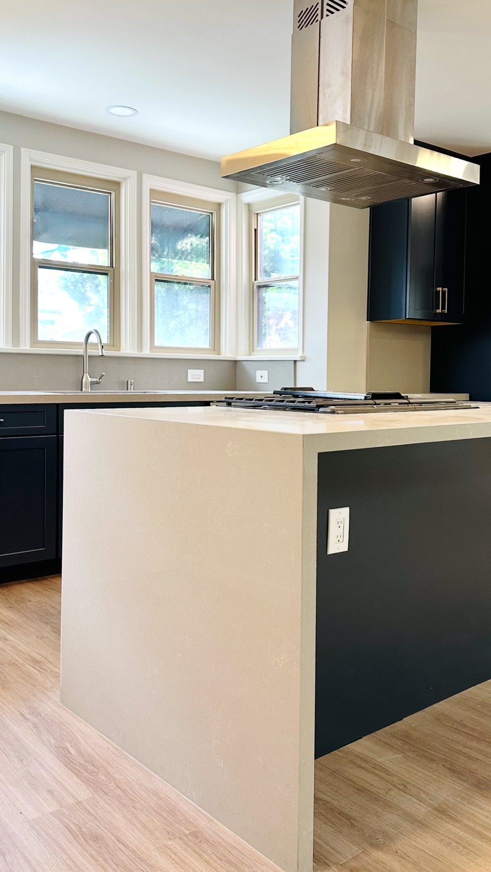 No matter how small the space or tricky the layout — there’s always a way to make it shine! 🌟
Contact us for a free consultation 📲
#Davanna #kitchencabinets #SandiegoKitchen #KitchenRemodel #sandiego