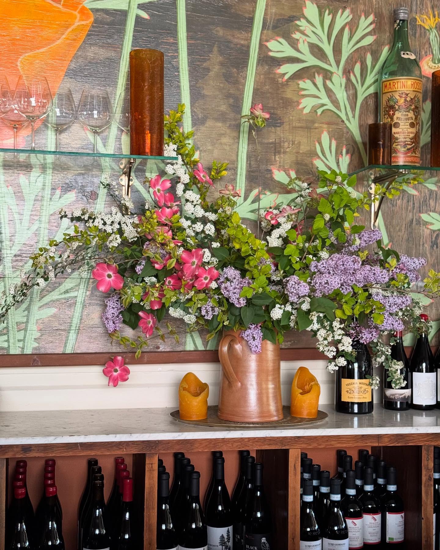 Offspring’s spring flowers are killing it!!
Thank you,
Rita @apple_farm_flowers
and Misha @philo.flora.flowers !!!
#springflowers
#lilacs
#mendocino
#boonville