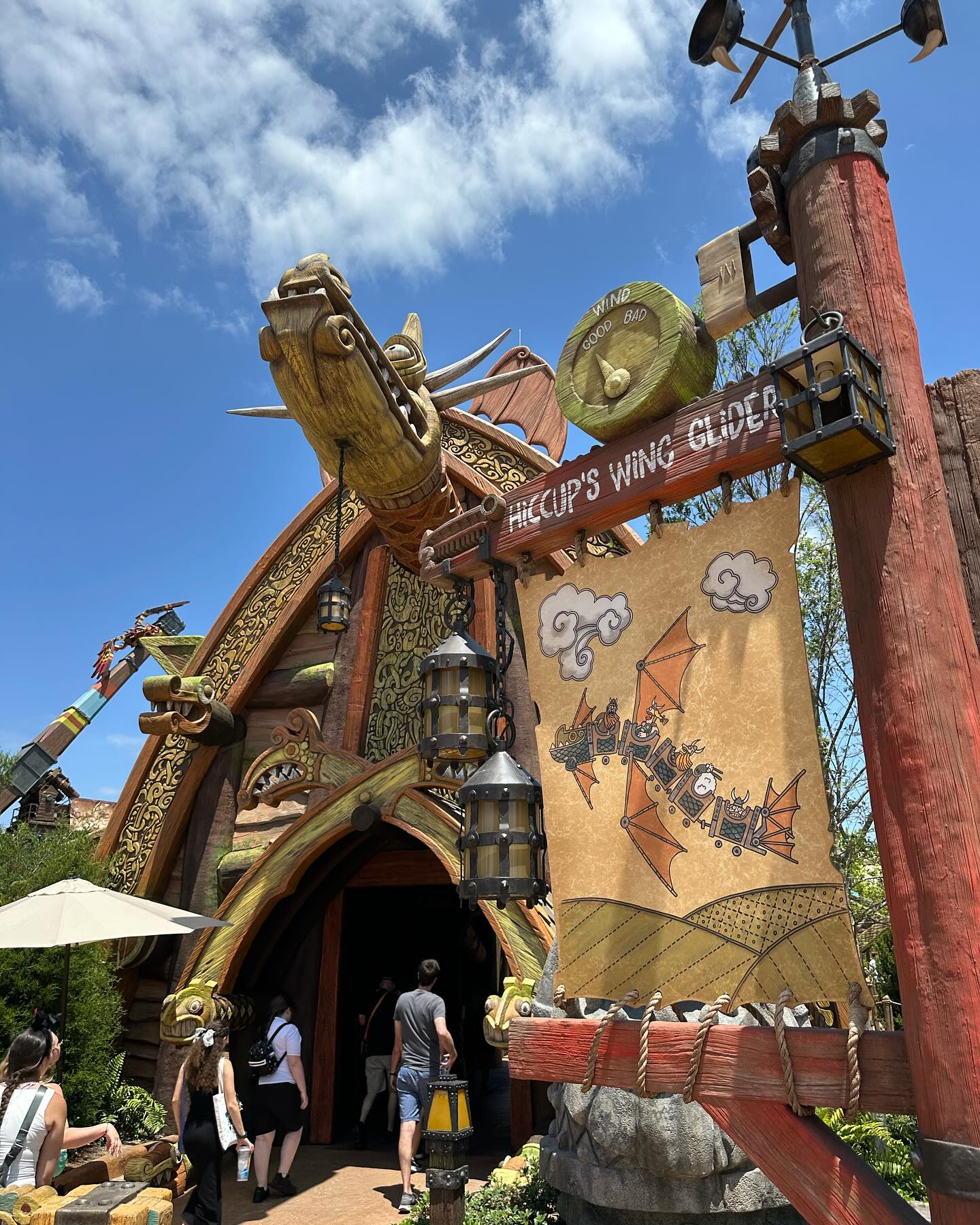 Hiccups Winged Gliders rollercoaster was so great! It reminds me of Hagrid’s Motorbike Adventure in Universal’s Islands of Adventure, except it’s a little less intense and more friendly for the younger kids. Although it’s not a tame coaster by any means!