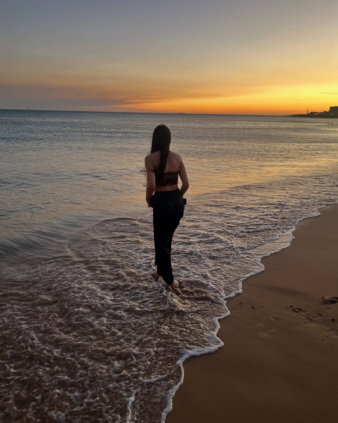 Burnout Isn’t the End. It’s the Beginning.
Let’s be real.
Burnout doesn’t just happen because you’re “too busy” or “bad at balance.” It happens when you’ve been carrying a life that doesn’t fit anymore.
You can hit the goals.You can build the dream.
You can have everything that’s supposed to make you happy... and still feel empty inside. That heaviness you’re feeling? It’s not failure. It’s your soul tapping you on the shoulder, whispering: “There’s more.”
Burnout isn’t a glitch in the system.
It’s your body’s way of protecting you. It’s your spirit refusing to keep going through the motions. It’s not telling you to push harder. It’s asking you to listen deeper. Because what’s actually burning out isn’t you. It’s the old story you’ve outgrown.
Maybe, just maybe. . .
it’s time to stop managing the exhaustion, and start answering the call.
#soulfulleadership #burnoutrecovery #energyalignment #authenticleadership #innerpower #consciousliving
#spiritualcoaching #soulalignedsuccess #transformationalcoach #leadfromwithin
#cascais #lifecoach