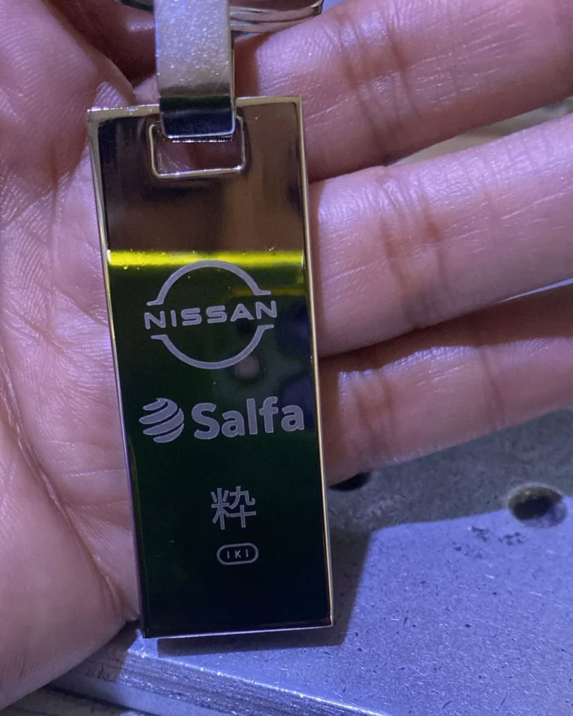 Llavero grabado @salfachile