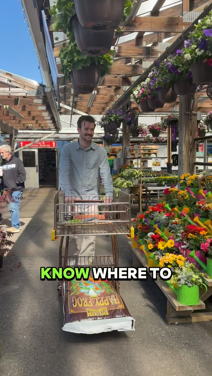 @valleyviewfarmsgc is the spot to go for all things garden. Or if you just feel like browsing a great store on a Sunday! Me and my wife got our balcony garden started and picked up everything we needed. The local Artist name is Paul DeRemigis. He is so nice and his work is beautiful you should definitely check it out!
#betterhomesandgardensrealestate #homegarden #balconygarden #balconygardening #baltimoregarden #huntvalley #huntvalleymd #marylandrealtor #marylandrealestate #baltimorecounty #baltimore