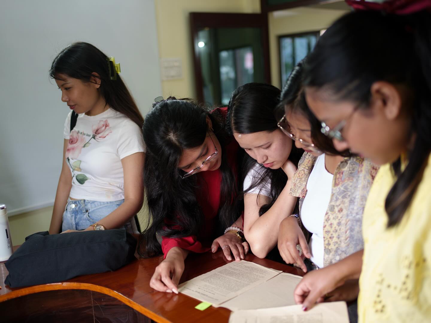 Decolonizing Spaces: Reflections on the Writing Workshop by @diptitamang7
Link in bio
Can we then re-imagine Research and Writing as Art in its most radical forms? Can we think of Writing as Resistance? Drawing from the powerful practices of reclaiming spaces by Dalit Feminist Groups, Palestinian Liberation Groups and such progressive spaces, this workshop was a first effort in this direction. I have waited for too long- nervous, anticipating, procrastinating and being unsure for too long. Now felt like the right time to curate this space at the Collective. We have come so far- struggling with resources, balancing our own personal lives and building this space. Building and sustaining a local collective is hard. All we have had is the burning desire to curate this safe space- where we have our own Voice to tell our own stories.
Workshop mentor - Dipti Tamang @diptitamang7
Guest speakers - Dr. Melissa Zermit Namchu @ooohhh_mel / Pratishtha Chhetri @pratishthachhetri / Chetan Raj Shrestha / Pema Gyalchen Tamang @pema.jpt / Dr Rajendra Dhakal / Brihat Rai @brihatrai
Workshop participants -
Prashanti Biswakarma @prashantii.b / Prashanti Subba @youngneehangma / Urgen Lama @urgenlama__ / Synchar Bhaki Pde @tungtapandjadoh /
Debankita Das @livinginsidemyhead / Pansanrip Lecha @p_n_d1008 / Ritika Gautam @ritzy_______ / Aakansha Thami @__aakansha_ / Apphia Limbu @cloudsandlaserhands / Sanjana Rai @__b___bee___
Workshop was supported by Kalimpong District Administration / Northeast India AV Archive @neindiaarchive