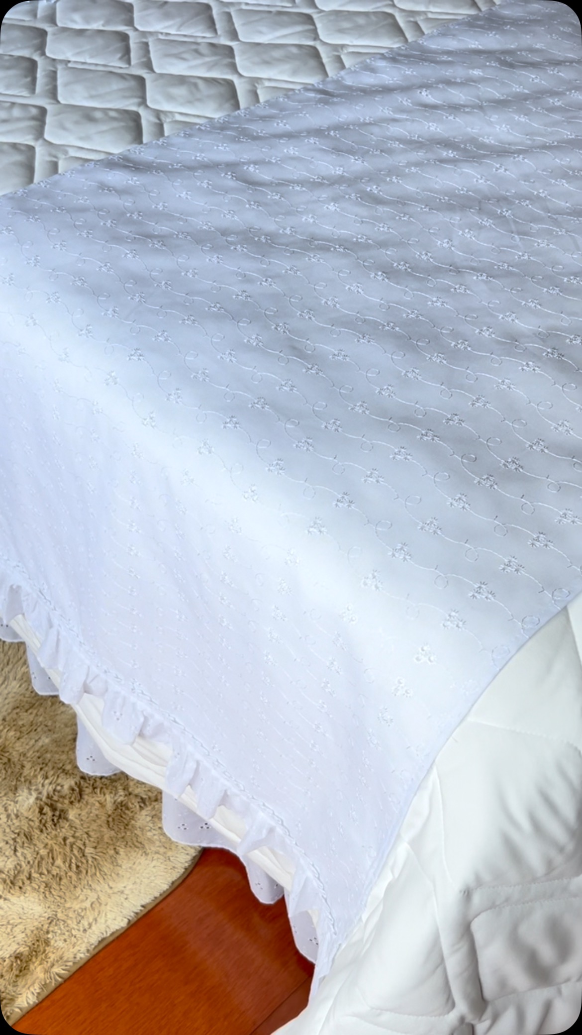 Peseira em tecido Laise com babados ✨
Perfeita para decorar e ainda protege o seu jogo de cama…
#peseiradecama #camacompleta #decoração