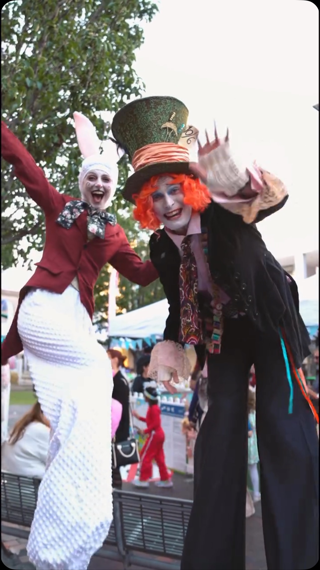 Things got wonderfully wacky at the Fairfield Easter Celebrations!
From the Mad Hatter & White Rabbit to our Cotton Candy Bunnies and roller-skating Easter Chicks — it was a carrot-powered party on stilts and wheels!
#FairfieldEaster #EasterEntertainment #StiltPerformers #RollerSkaters #CottonCandyBunnies #MadHatter #WhiteRabbitWhimsy #DanceCircus
Thanks @mark_edmonds_productions and @discoverfairfield for having us