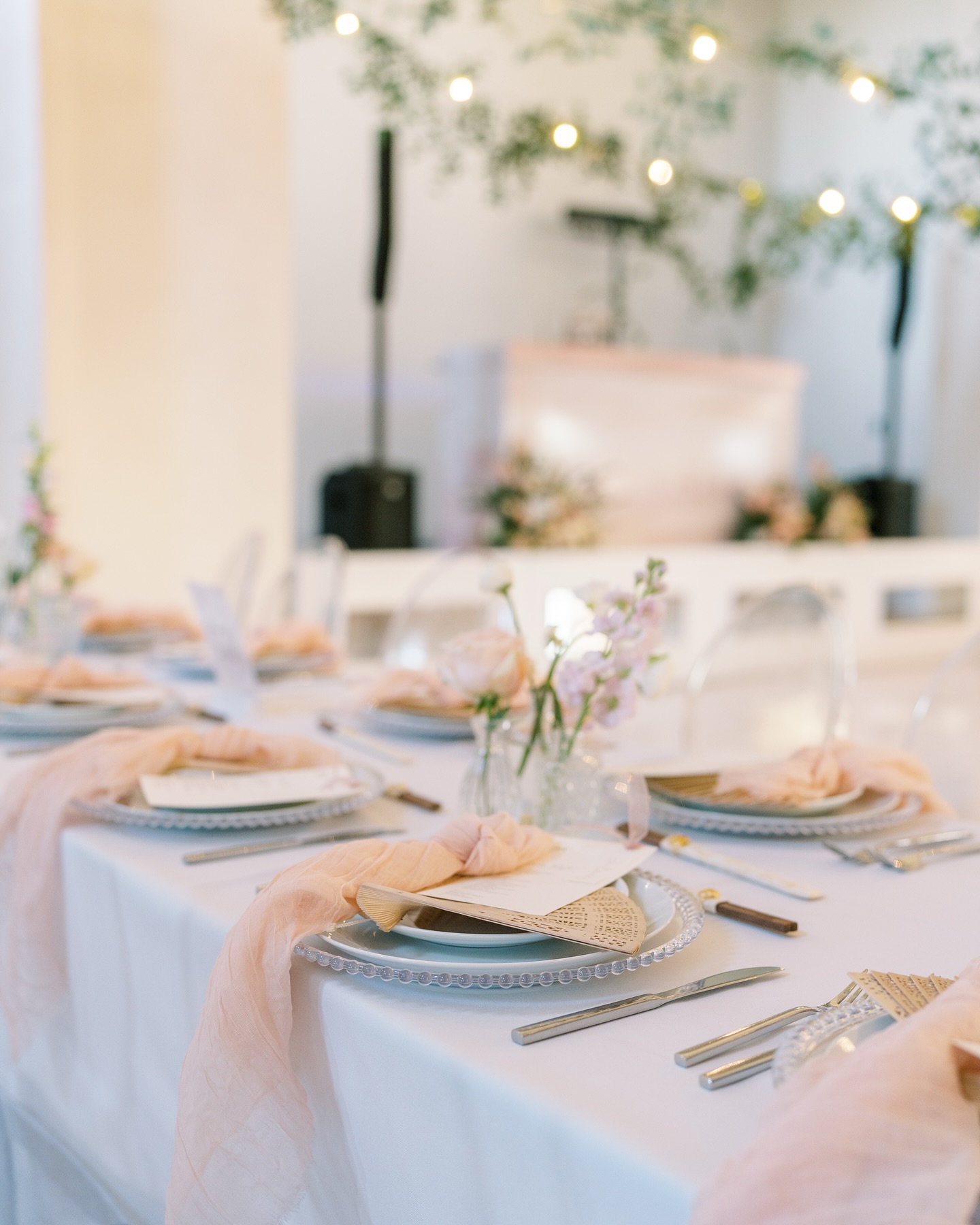 The details at this wedding…. They were simple separately but when the design assembled, it was stunning.
venue | @knotting_hill_place
planner | @mayfield_events
floral | @musefloralanddesign
photographer | @brittanyjeanphoto
rentals, logistics, staffing | @cohostevents
food | @musumedallas @heimbarbecue @koryobbq