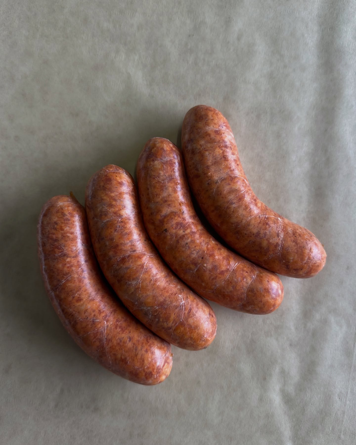 This is our last week for deliveries until we return on Friday, May 17th—so don’t miss out! Get your orders in by tomorrow at 10 p.m. or you’ll be waiting two weeks for the next drop.
Check out our Longaniza Cubana sausage, packed with citrusy sour orange and lime, plus bold hits of cumin, allspice, cracked black pepper, and sea salt.#shoplocal local #eatlocal #eatheakthier