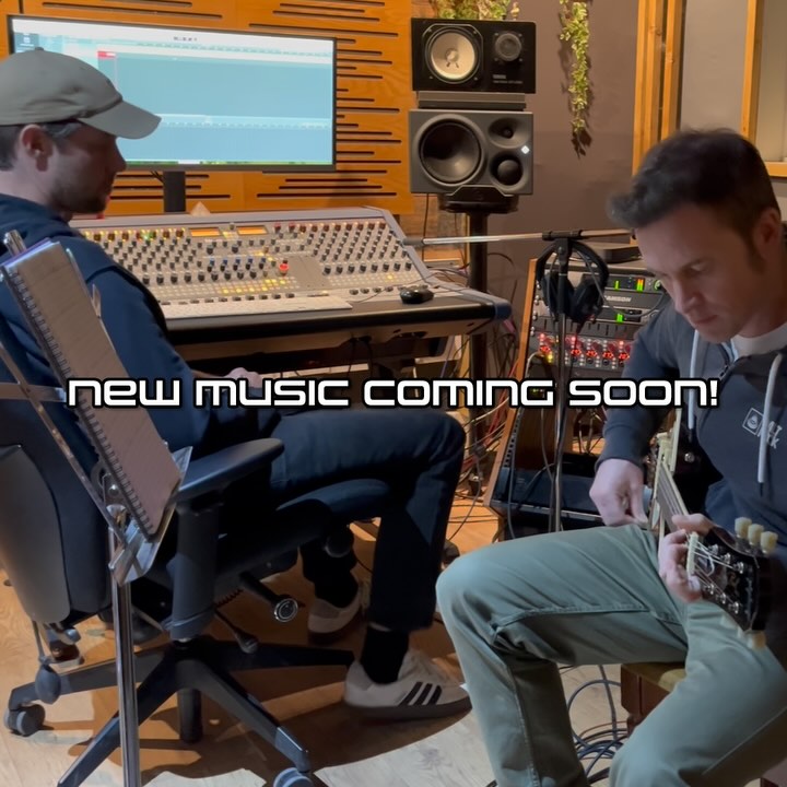 Asgard Raven is back in the studio working on some new tunes!! This is the first session on this track, watch this space!
#newmusic #recording #musica #musician #songwriter #song #veteran