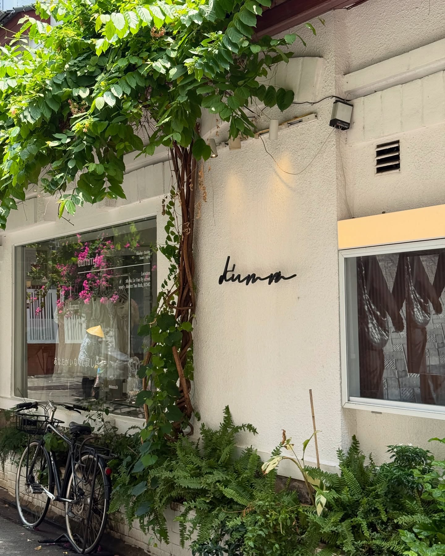 the coffee culture in vietnam is magic! ☕️
save for your next trip.
@dumm.cafe
@makeroom_cafe
@cab.apt
@1996space.cafe
@kocha_matchaspot
@ap.musichomecafe
@ban.caphe
@anhcoffeeroastery
@space13___