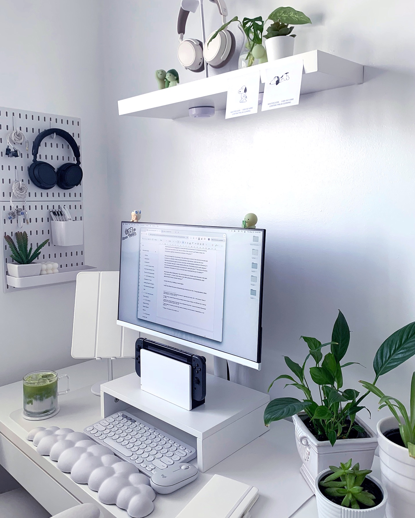 diligently writing in thesis hell 🍵
I can't guarantee the academic validity of my paper but it will be 100% be entertaining 🖇 stay tuned in two months