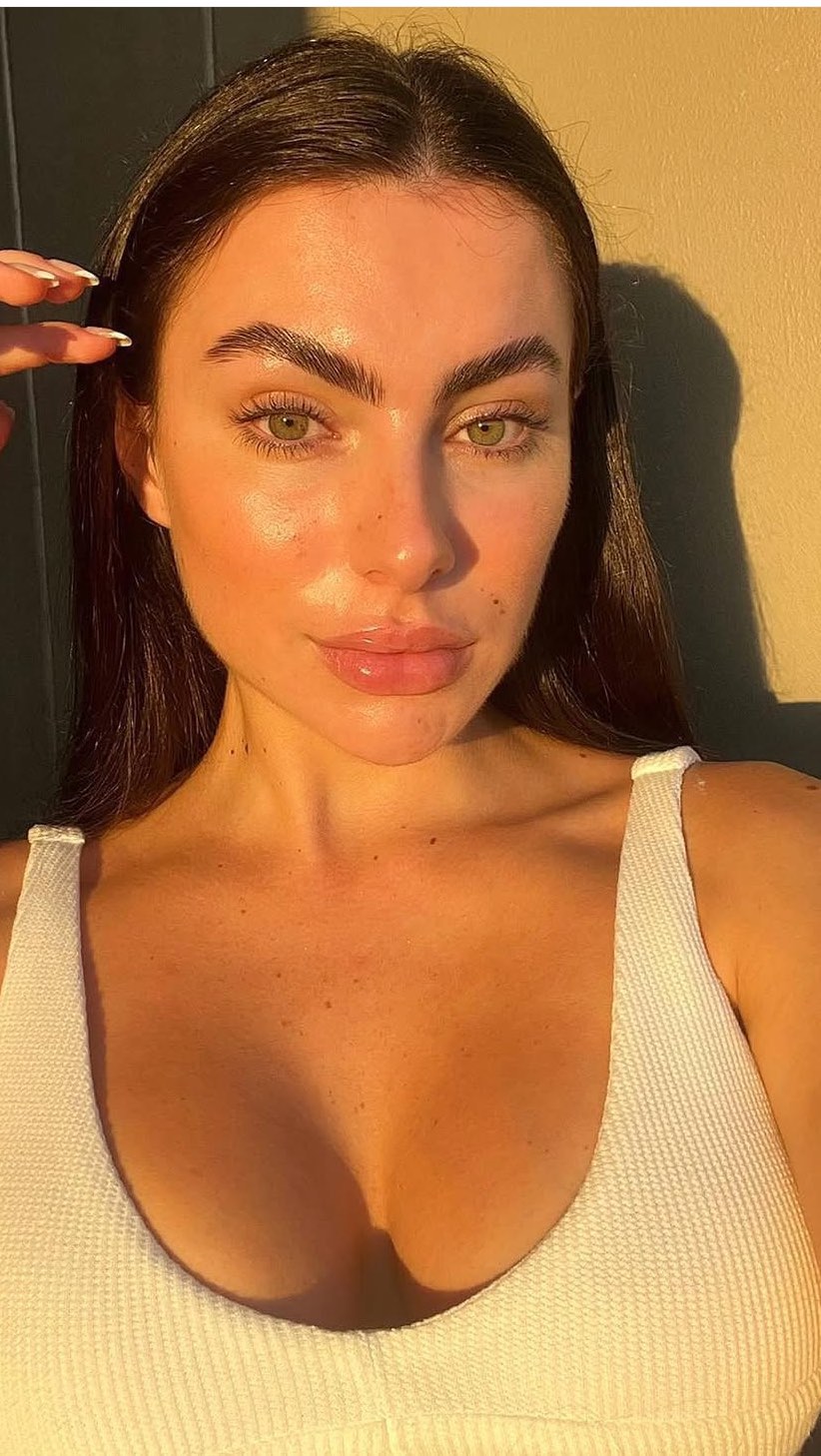 My beautiful client @aylas.aestheticss @aylawishart
Fun fact, I reached out to Ayla in 2022, when I first moved to the Gold Coast asking her to be a content model for me, and sheâs gone on to be a paying client ever since đĽš
Ayla gets brow laminations every 6-7 weeks and uses @sclpt_co brow gel to keep the fresh lamination look, when the lamination starts to soften.
#browlamination