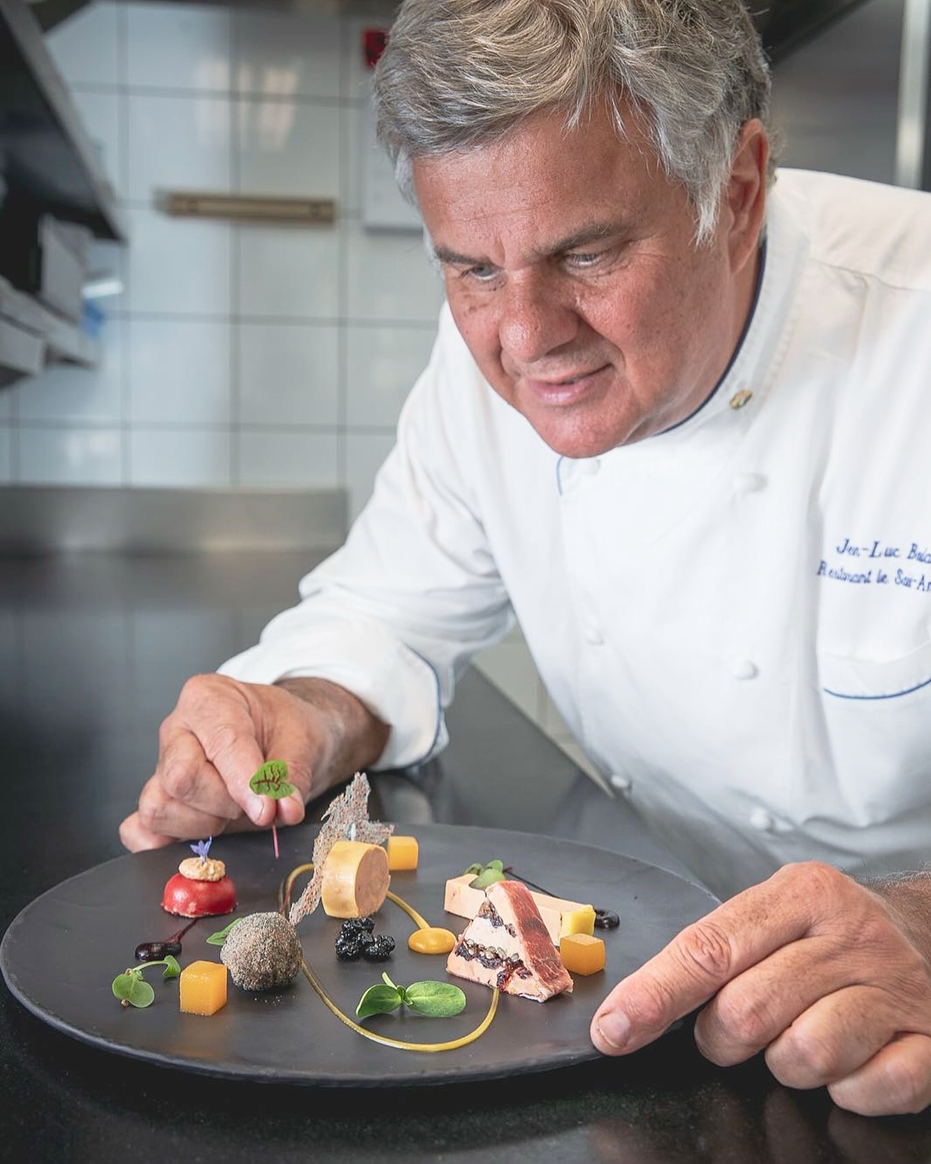 ✨ Festival du Foie Gras | 1er au 31 mai 2025 ✨
Dans le cadre de la 15e édition du Festival du Foie Gras organisé par @lecanardgoulu, Le Saint-Amour vous invite à célébrer ce produit d’exception avec une sélection raffinée d’entrées au foie gras, signées par notre Maître Cuisinier de France, @chefjeanlucboulay.
📸 En vedette : L’expérience de foie gras en 5 façons — une création gastronomique à découvrir sans tarder.
🥂 Profitez également de 20% de rabais sur l’extra foie gras poêlé durant tout le mois de mai.
Réservez votre table et vivez l’excellence du terroir québécois… au Saint-Amour. ♥️
#SaintAmour #JeanLucBoulay #LeCanardGoulu #FestivalDuFoieGras #FoieGras #GastronomieQuébécoise #HauteCuisine #QuébecÀTable #restaurantlesaintamour #lesaintamour #experiencesaintamour #experiencegastronomique #gastronomiequebecoise #quebecgastronomy #restoquebec #foodies #quebecfood #quebecfoodies #quebeccityfoodies #qcfoodie #vieuxquebec #quebecoriginal #quebectourism #tourismequebec #lesgrandestablesdumonde #cuisinefrancaise #ケベック #ケベック市 #魁北克 #魁北克市