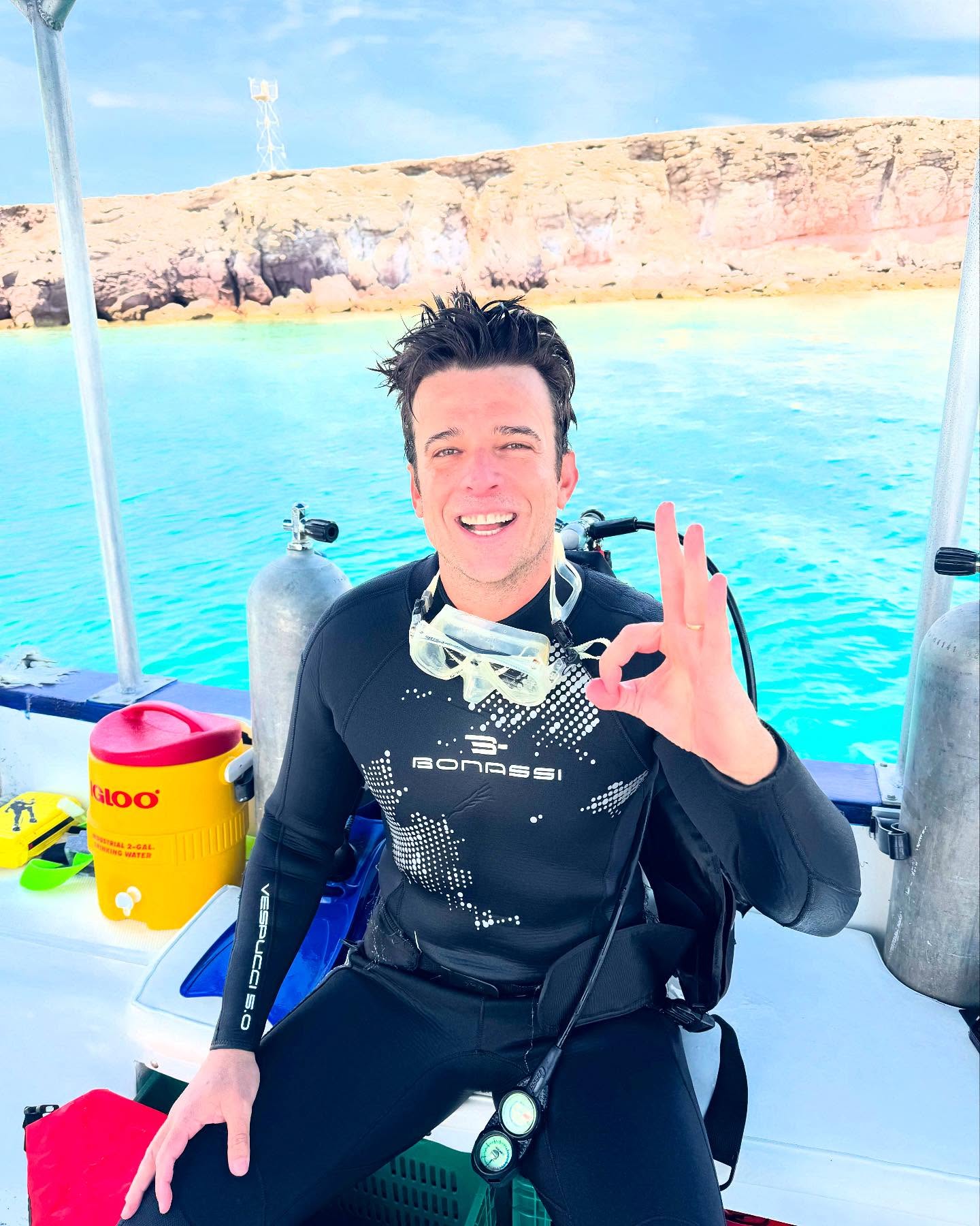 👌🤿
Depois de 13 anos, de volta pro fundo do mar!
#bueco #scuba #scubadiving #bajacalifornia #mardecortez #cortezsea #lapaz #mexico #mergulho #mergulhoautônomo