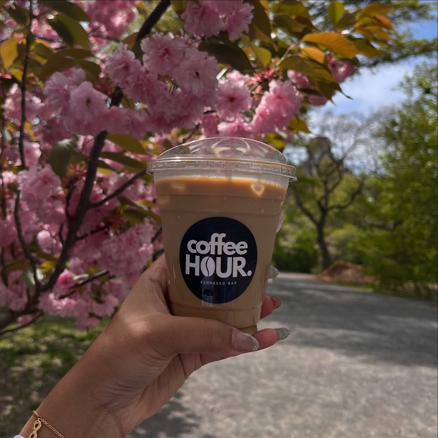Spring Walks + Iced Lattes >
CoffeeHour Mobile Espresso Bar is now available for summer bookings!
#EspressoBar #coffee #icedcoffee #corporateevents #weddings #vendor #nyc #longisland