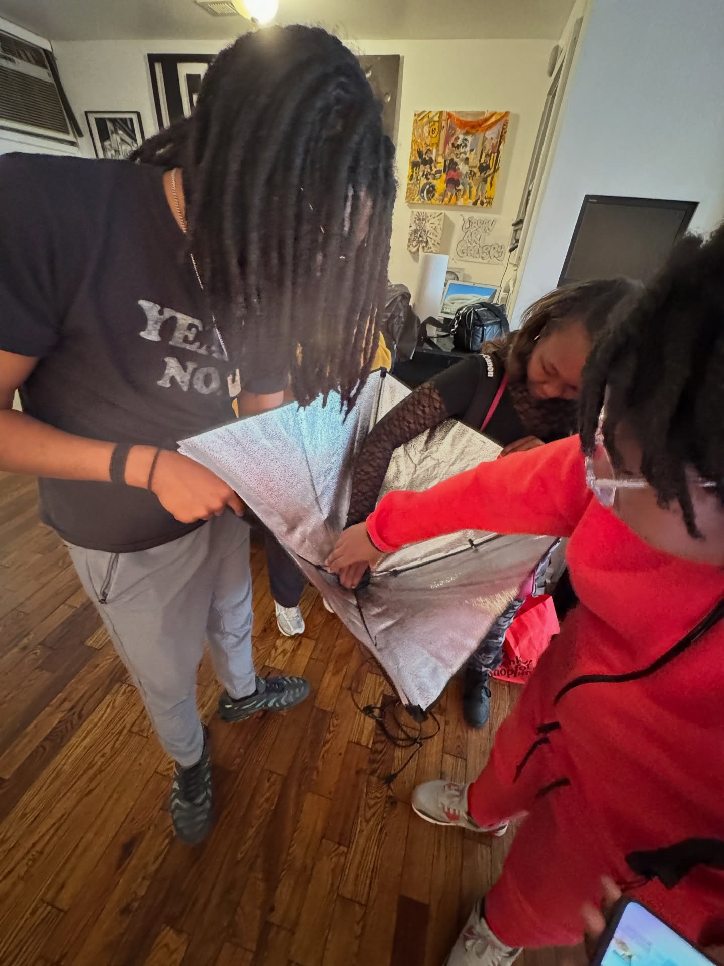 ✨SP25 Youth Photography Workshop✨
🌟 Now that we tackled the exposure triangle, we played around with beginner & advanced lighting equipment to prepare for the following week’s activity that’ll put them to the test! 😁📸
- - - -
🌟 Do you have a preteen/teen interested in photography? Sign them up for our Youth Photography Workshops! With our continuous partnership with @urbanartgallery, we’ve been able to provide free youth photography classes for the past 2 years! 🎉🌟
💻 Registration for Summer 2025 Session 1 will soon open! Subscribe to our newsletter to learn about future workshops (Link in Bio)! 🌎
•
•
•
#DBMVisionaries #UrbanArtGallery #YouthPhotographyProgram #Day7 #Excitement #NervousButReady #CaptureTheMoment #PhotographyJourney #PhillyPhotographers #AspiringPhotographers #YouthPhotographers